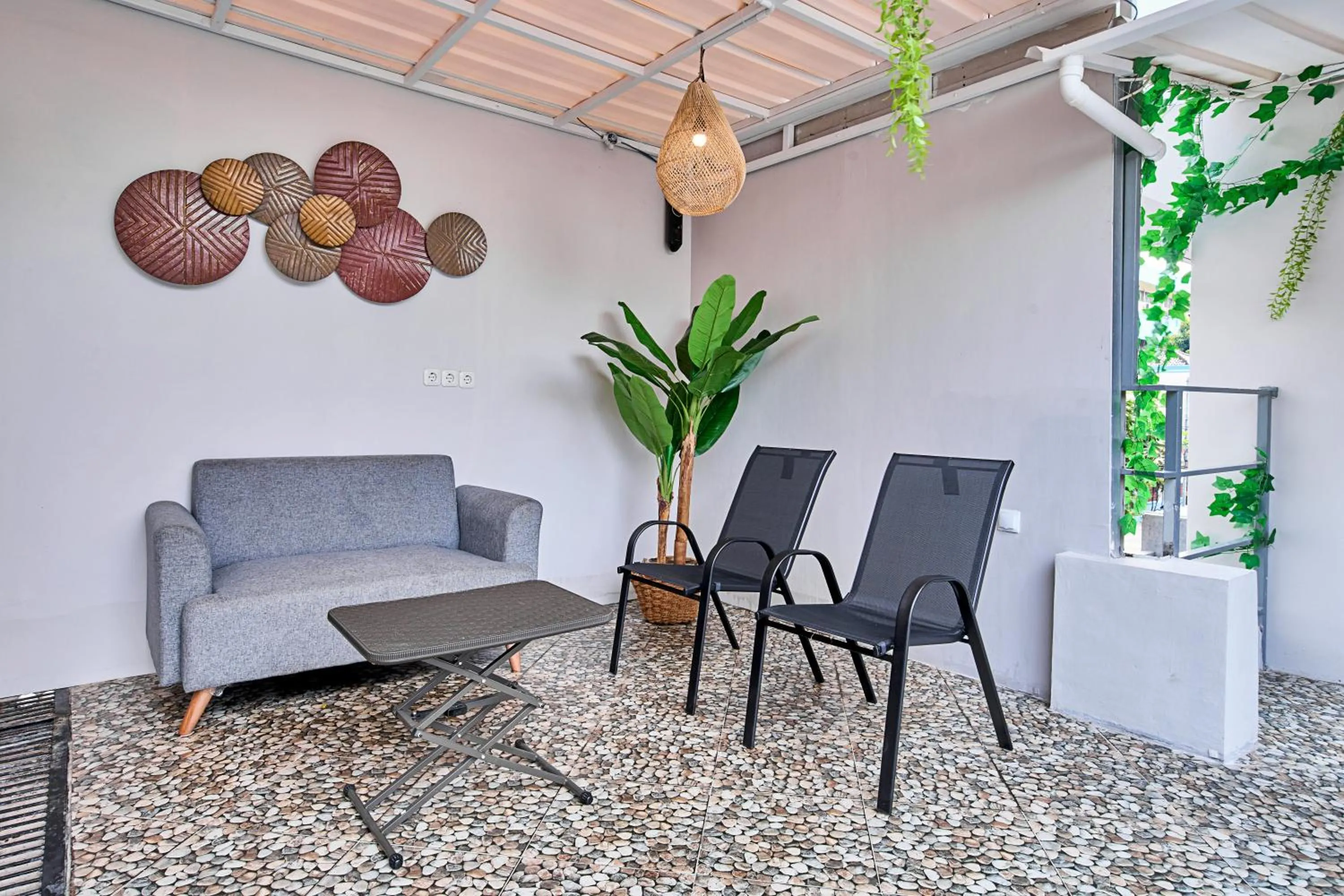 Restaurant/places to eat in BALE Puri