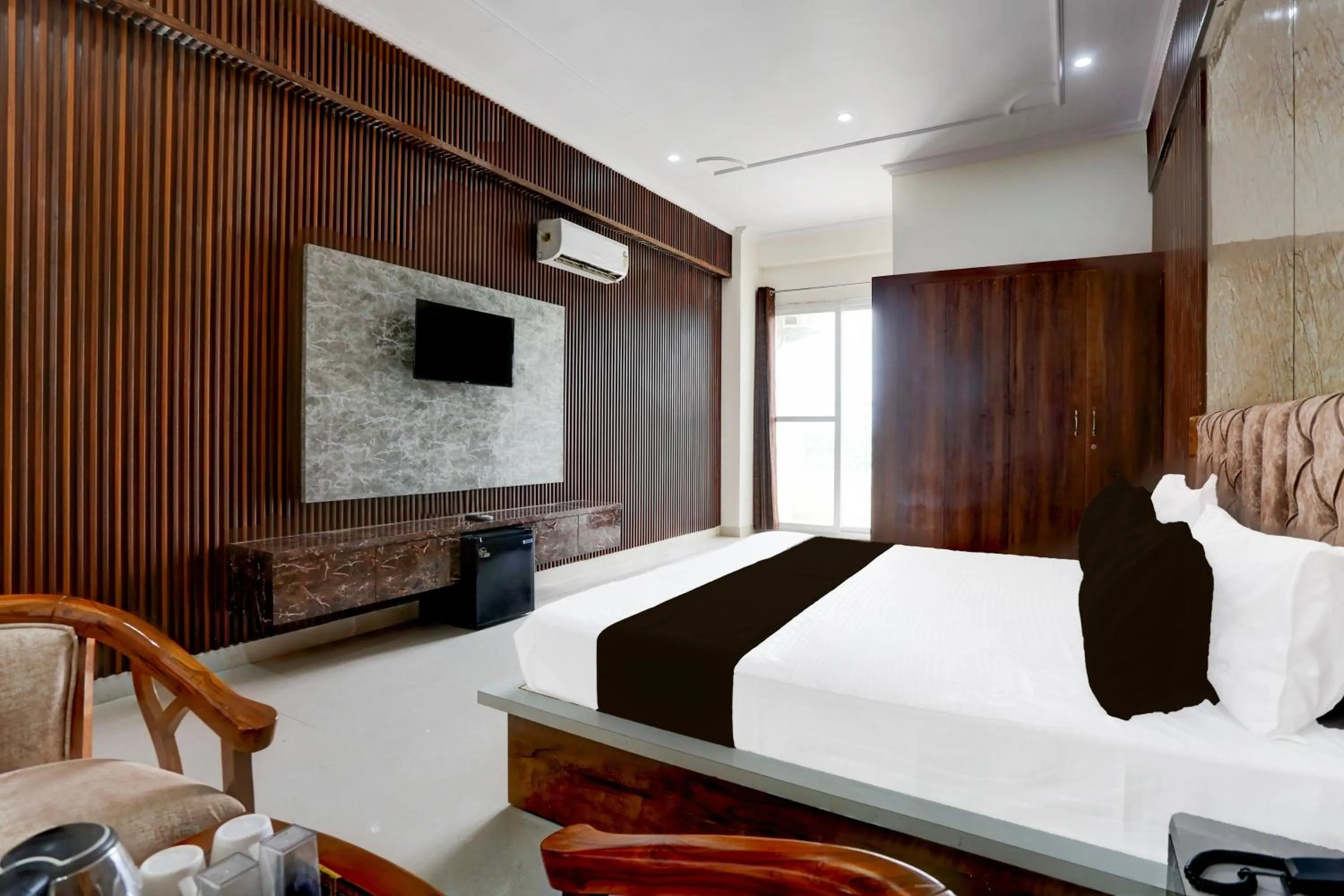 Bedroom, Bed in Hotel O BGM