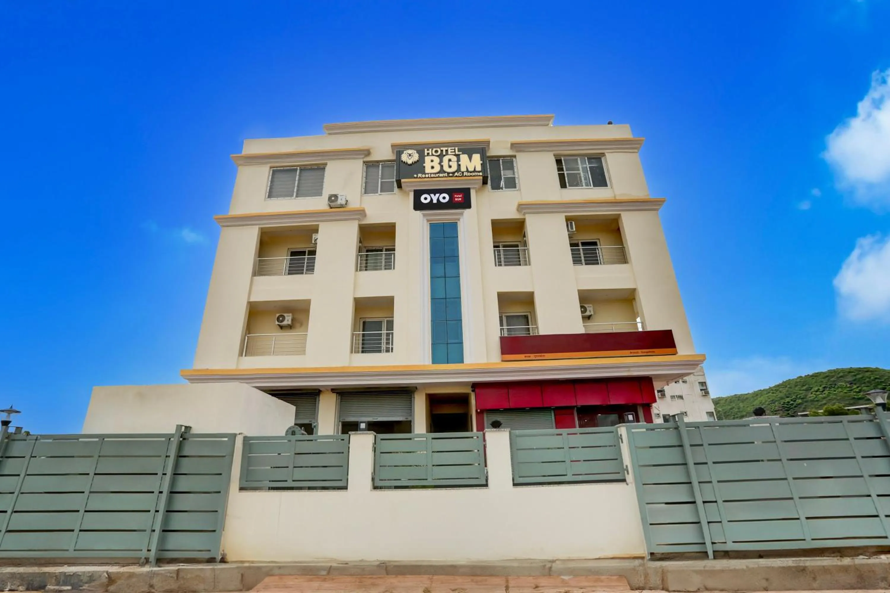 Facade/entrance in Hotel O BGM