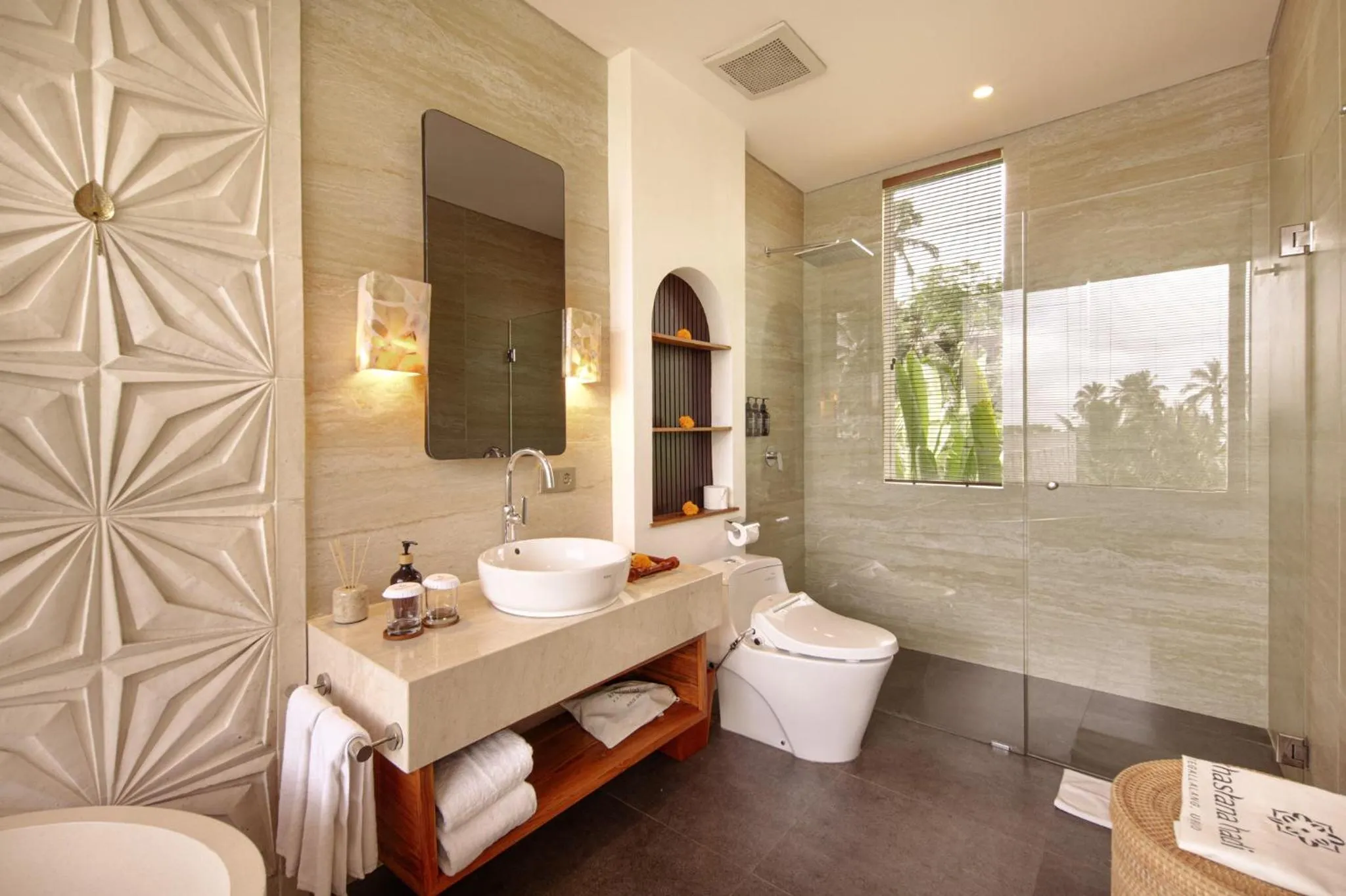 Bathroom in Khastana Hadi Tegallalang, Ubud