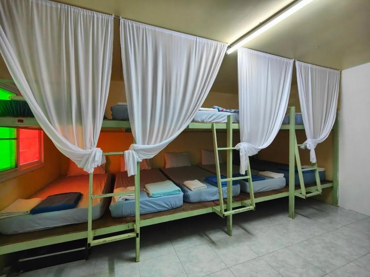 bunk bed, Bed in Phangan Hostel - Haadrin Homestay