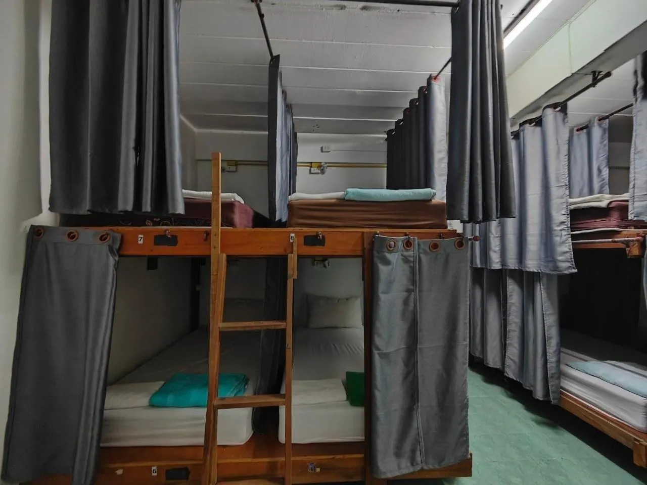 Bed in Phangan Hostel - Haadrin Homestay