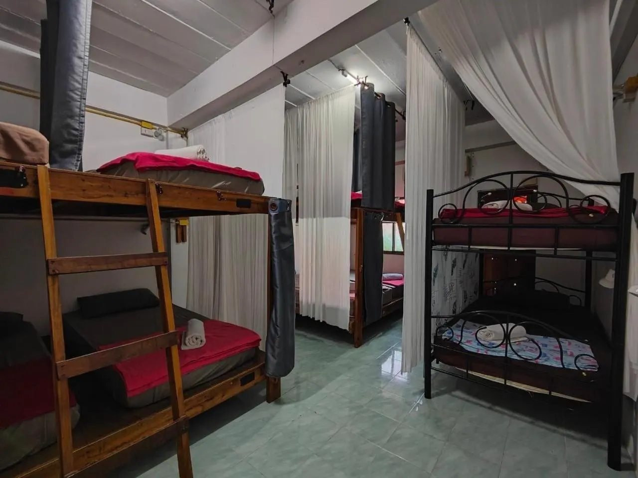 Bed in Phangan Hostel - Haadrin Homestay