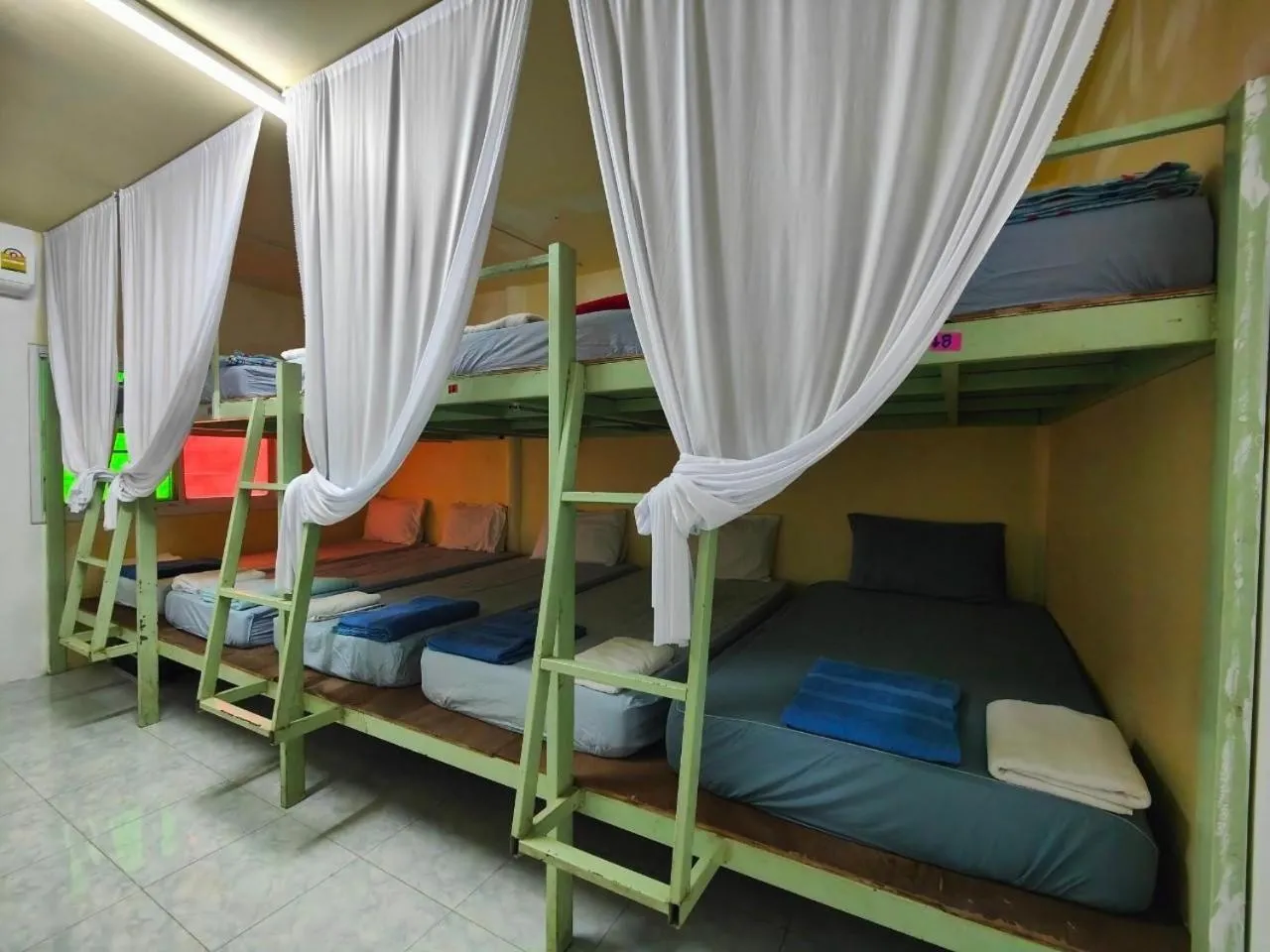 bunk bed, Bed in Phangan Hostel - Haadrin Homestay