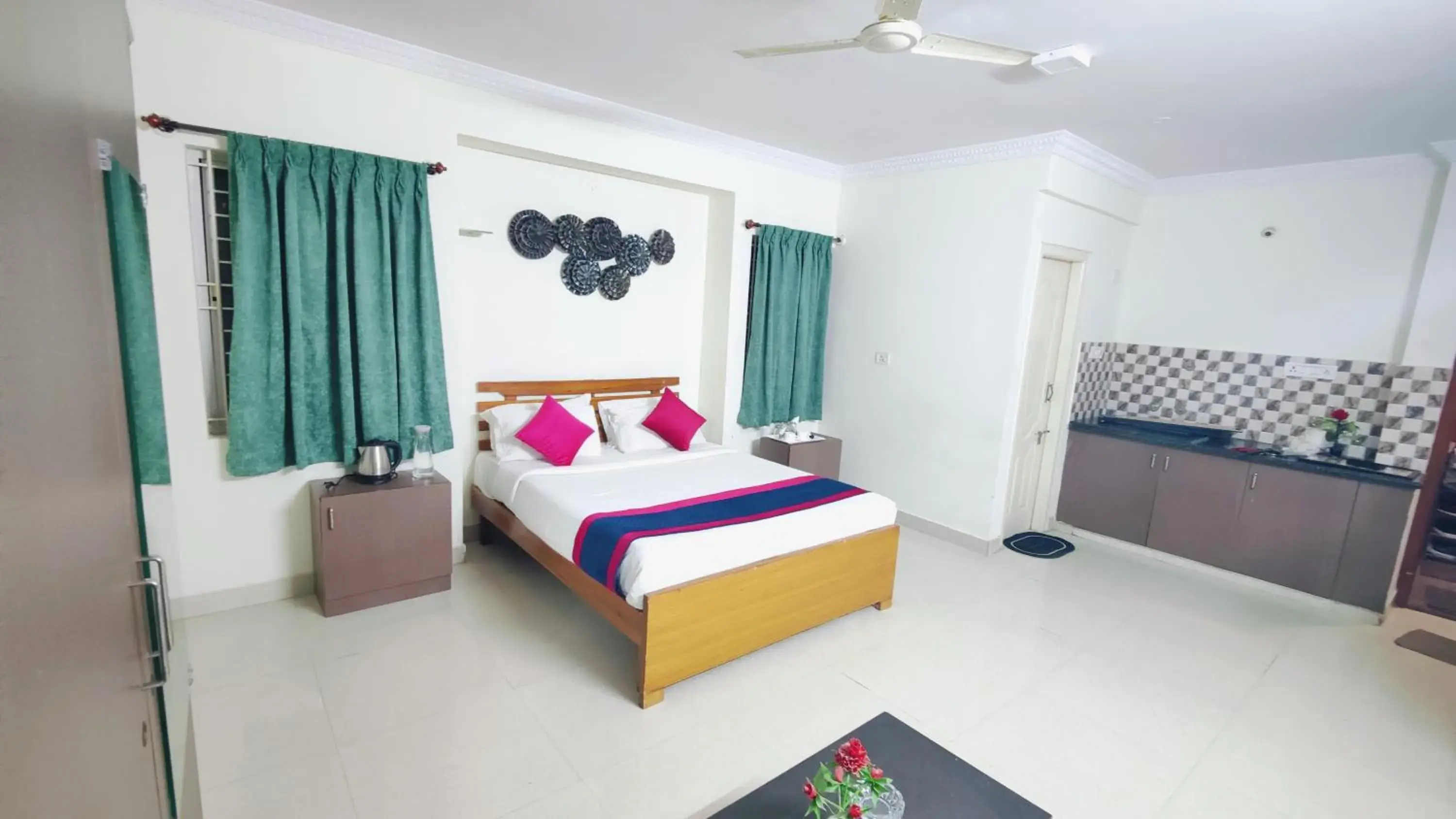 Bed in Mann Pasand Inn Feel the Luxury Bed in Mann Pasand Inn Feel the Luxury