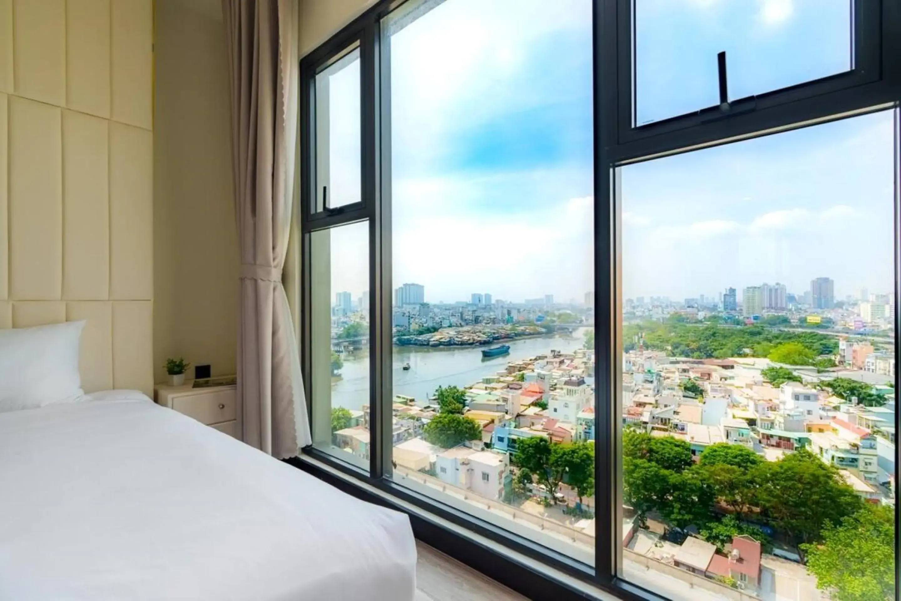 Bed in Imperial De La SoL District 4 Bed in Imperial De La SoL District 4