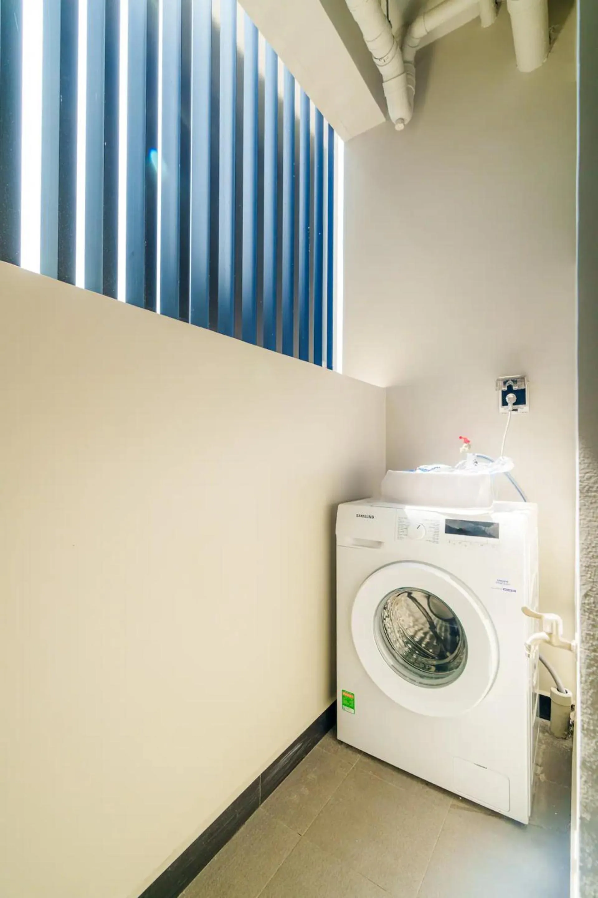 washing machine in Imperial De La SoL District 4