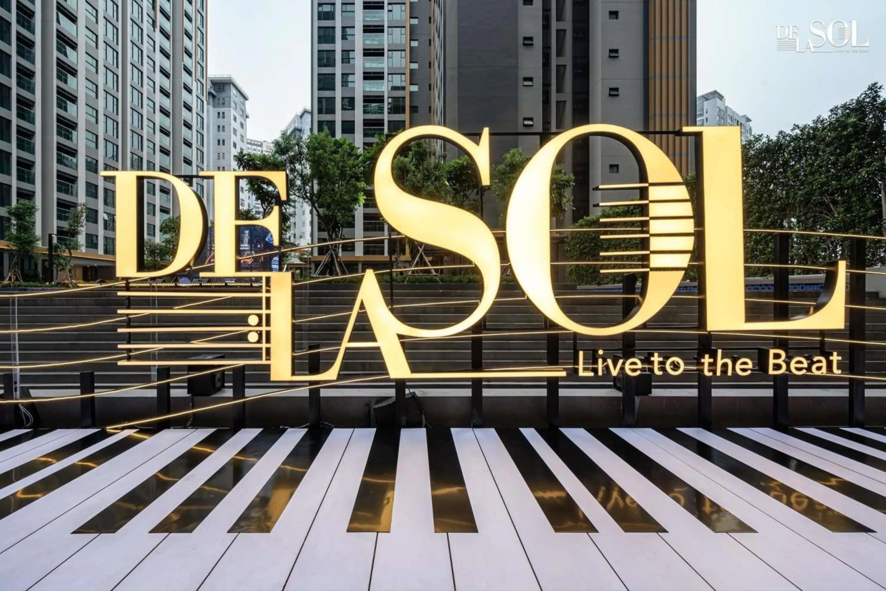 Day in Imperial De La SoL District 4