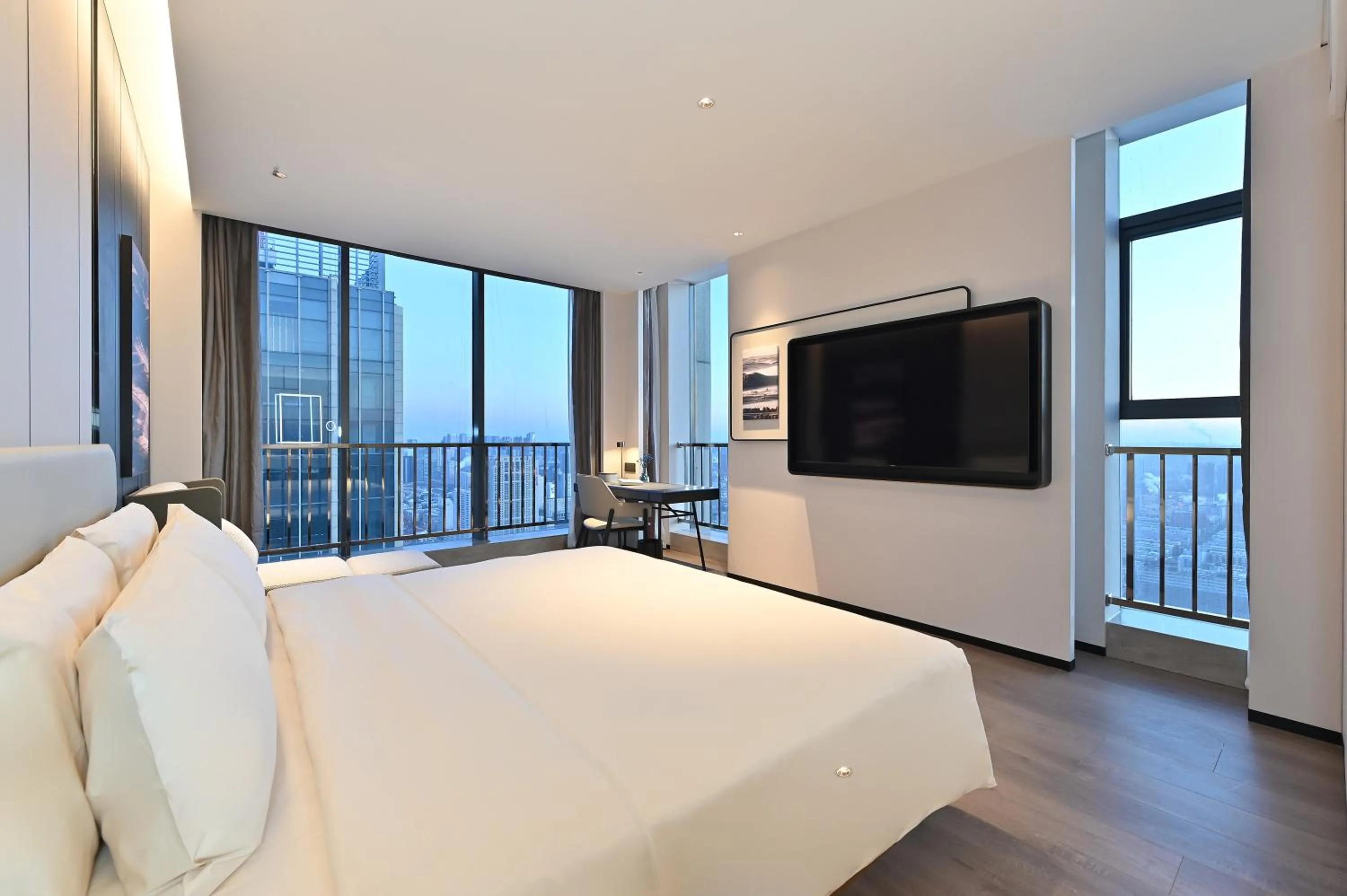 Photo of the whole room, Bed in Atour Hotel Shenyang Taiyuan Street Democracy Square