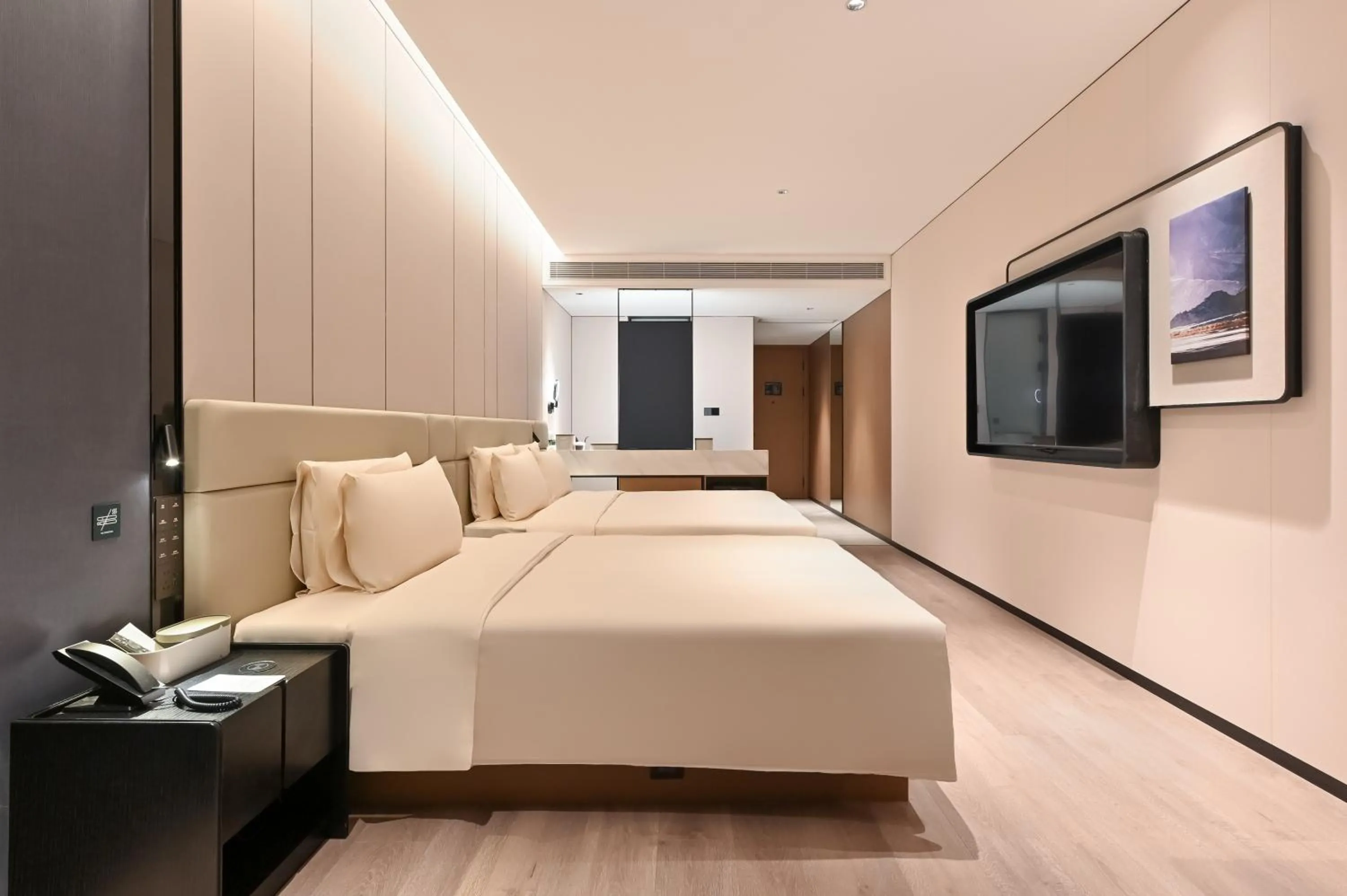 Photo of the whole room, Bed in Atour Hotel Shenyang Taiyuan Street Democracy Square
