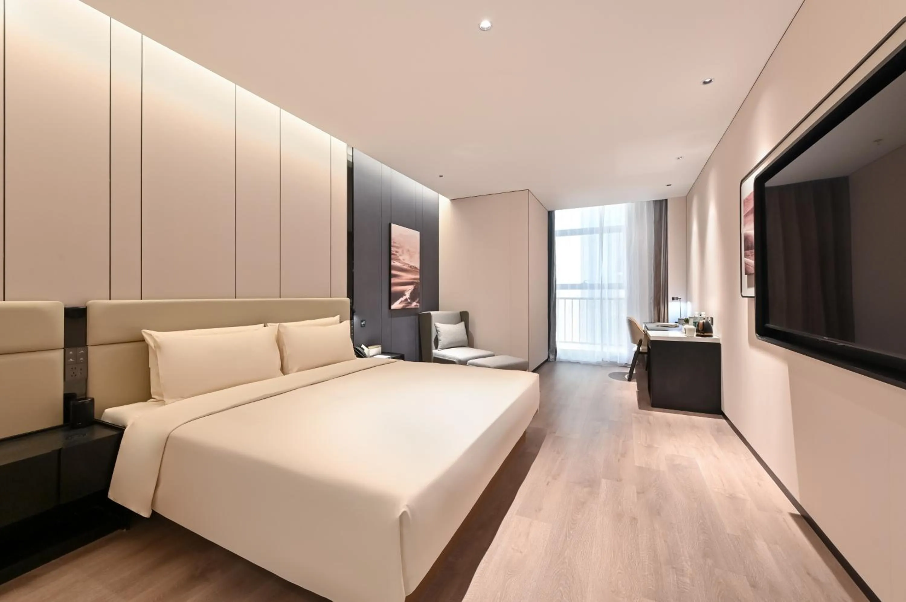 Photo of the whole room, Bed in Atour Hotel Shenyang Taiyuan Street Democracy Square