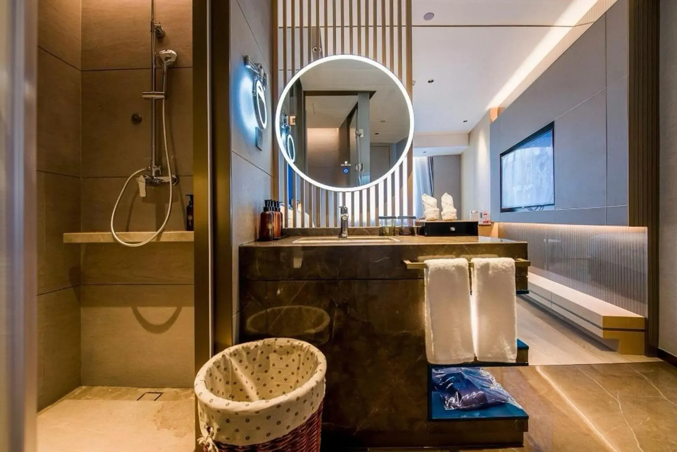 Elegant Double Room in LIZ International Hotel Panyu Ginza Shiqiao Metro Station Branch Elegant Double Room in LIZ International Hotel Panyu Ginza Shiqiao Metro Station Branch