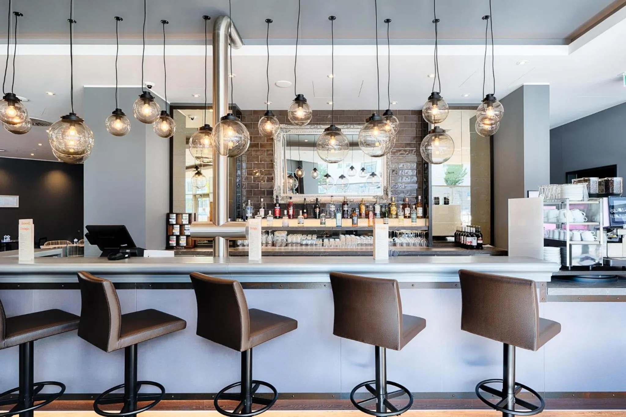 Lounge or bar in Premier Inn Lübeck City Centre