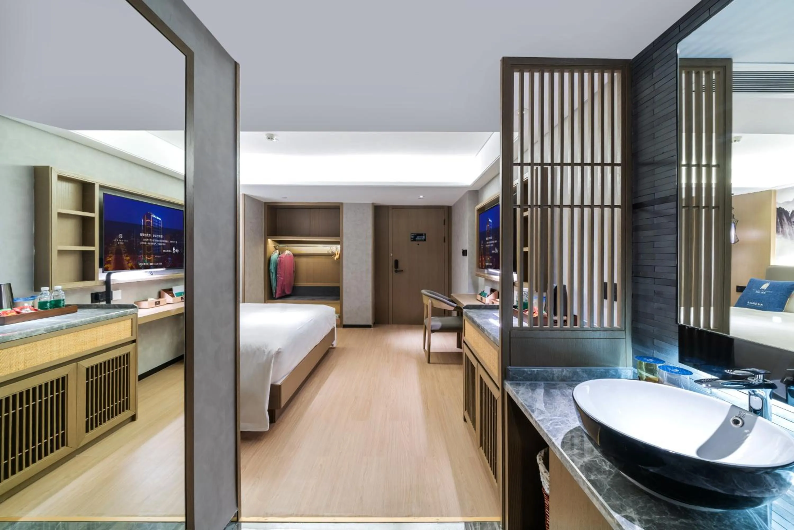 Photo of the whole room, Bed in LIZ International Hotel Guangzhou Olympic Sports Center