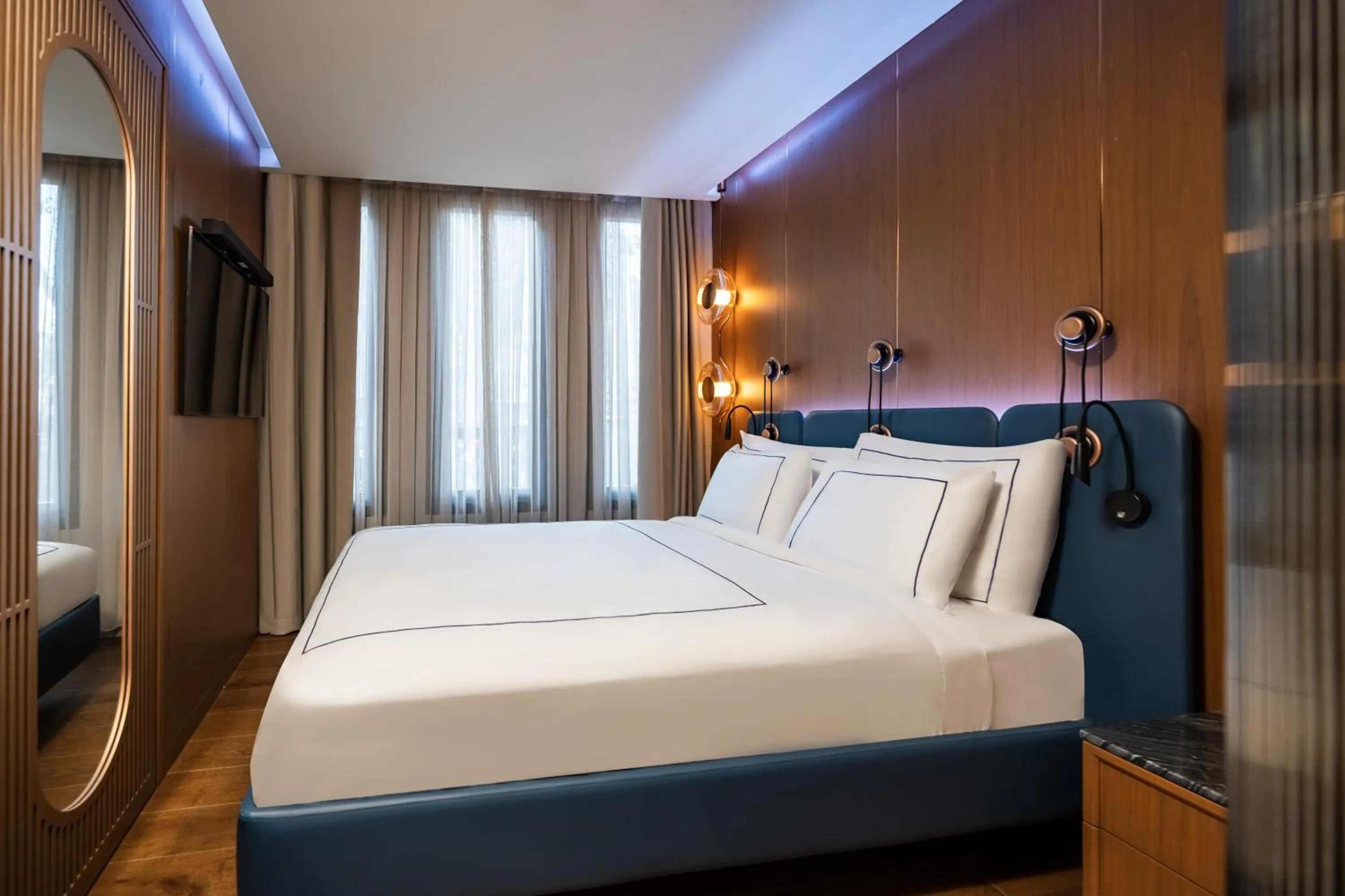 Bed in Sura Concept Hotel