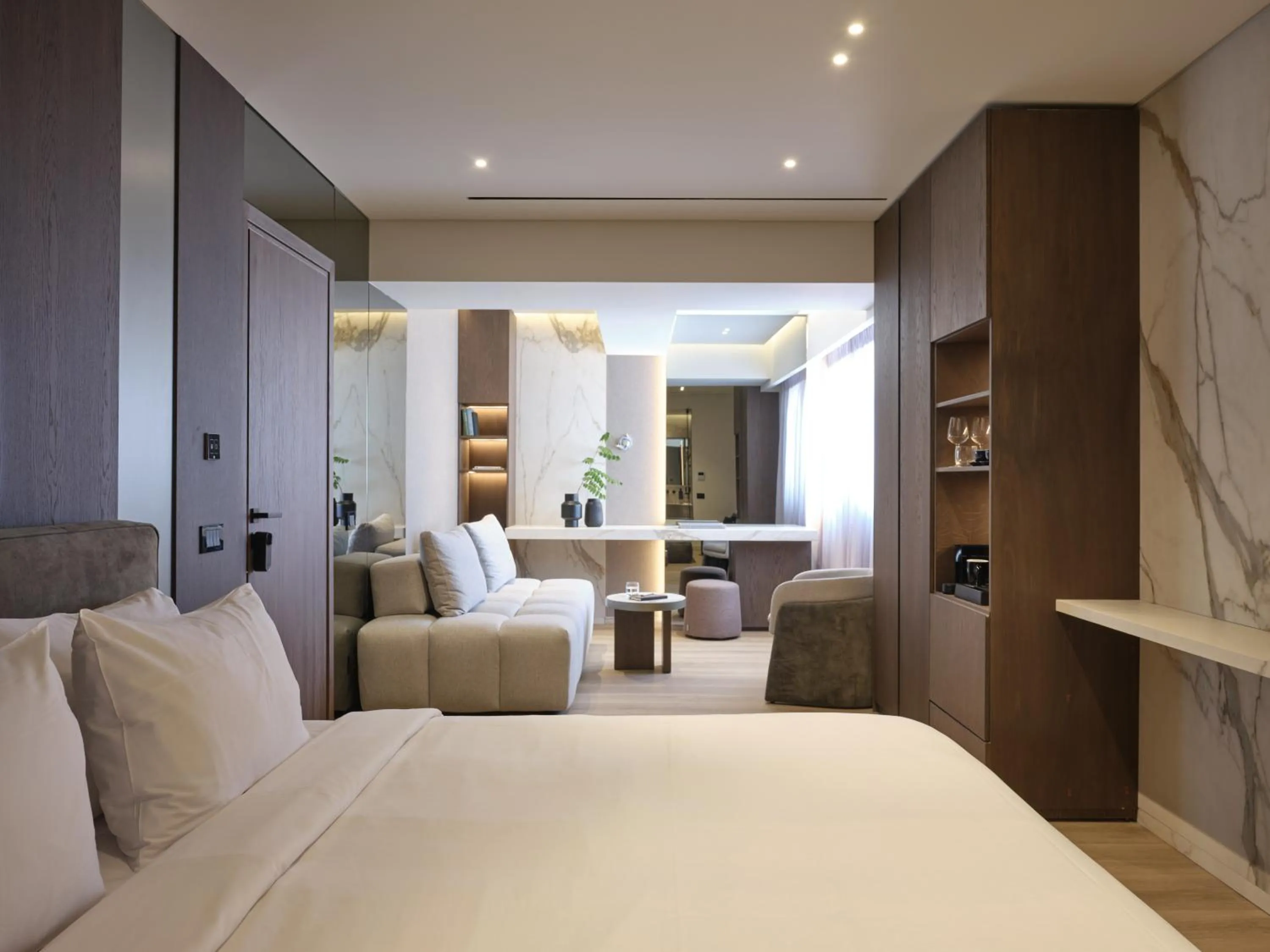 Photo of the whole room, Bed in Nur Edge Aparthotel - Acropolis Skyline