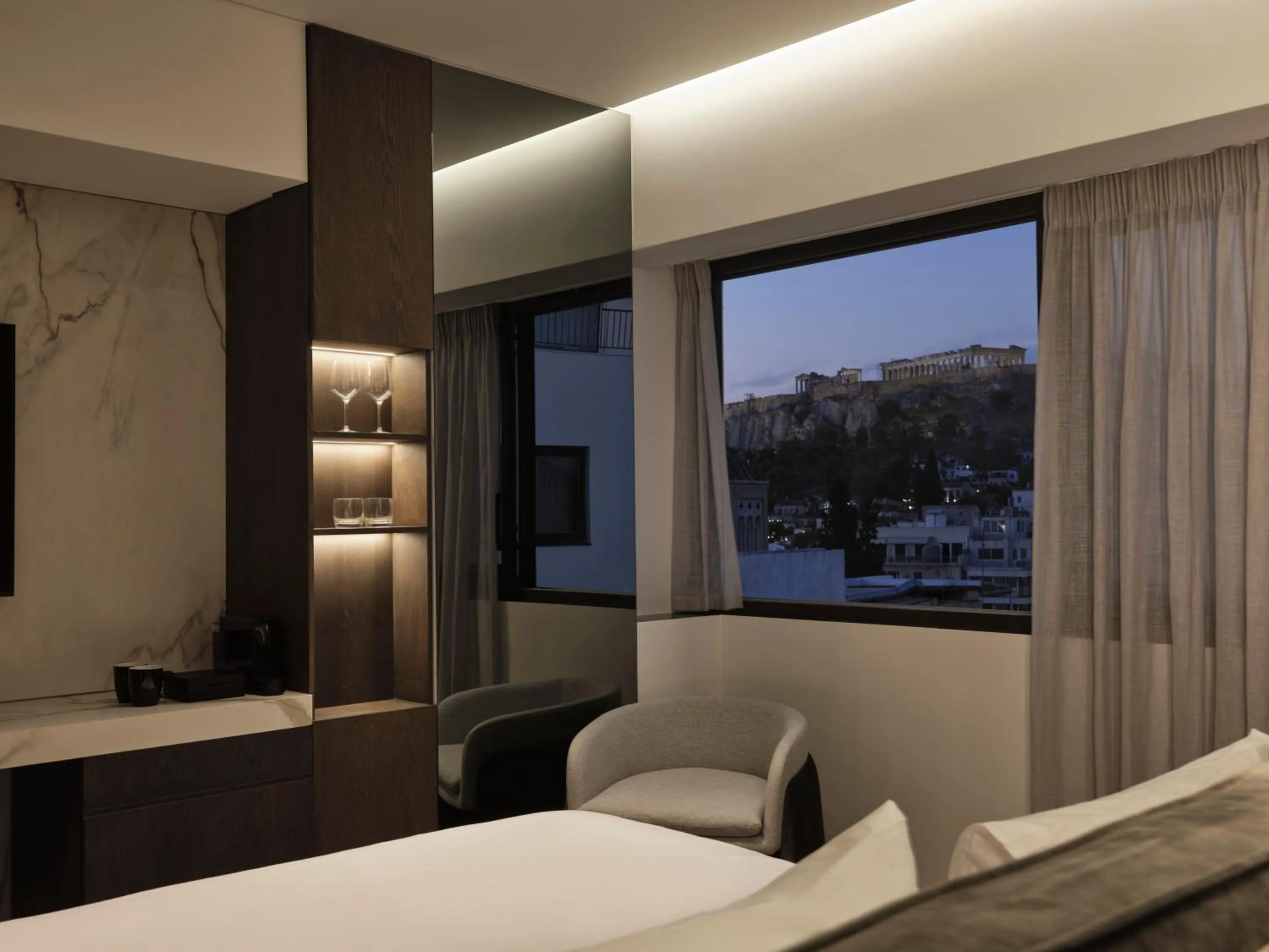 Photo of the whole room, Bed in Nur Edge Aparthotel - Acropolis Skyline