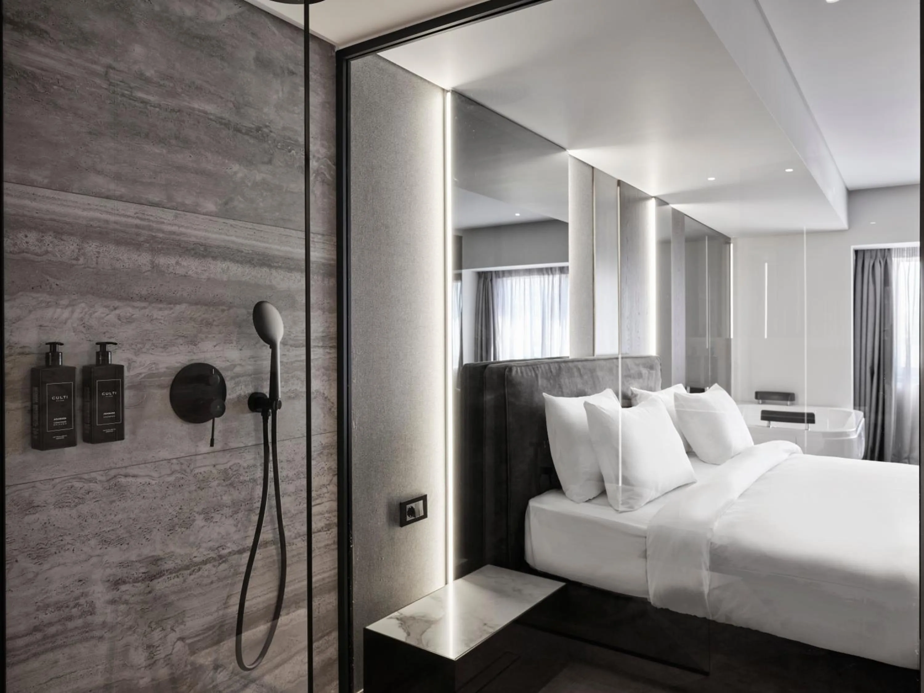 Photo of the whole room, Bed in Nur Edge Aparthotel - Acropolis Skyline