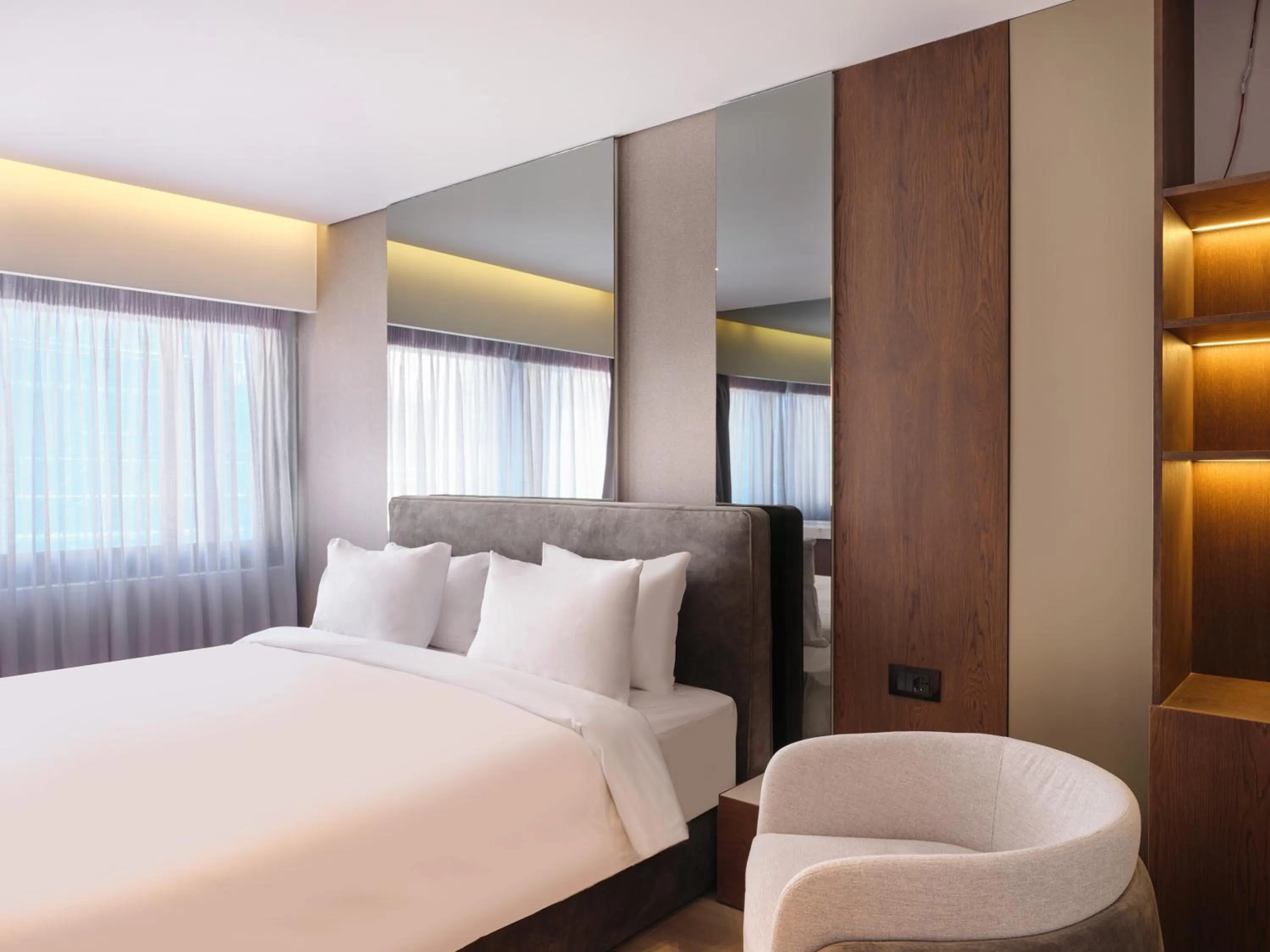 Bed in Nur Edge Aparthotel - Acropolis Skyline