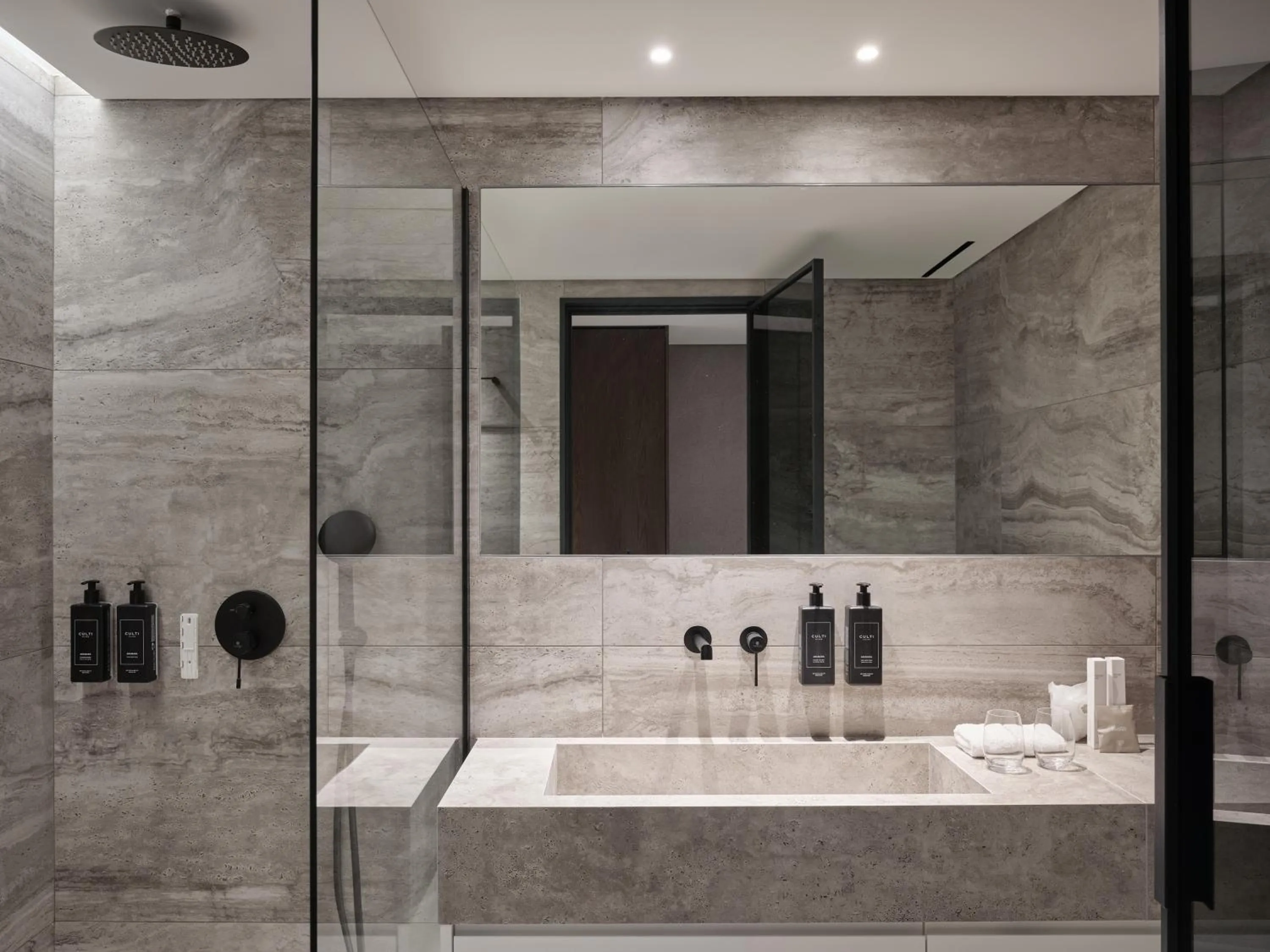 Bathroom in Nur Edge Aparthotel - Acropolis Skyline