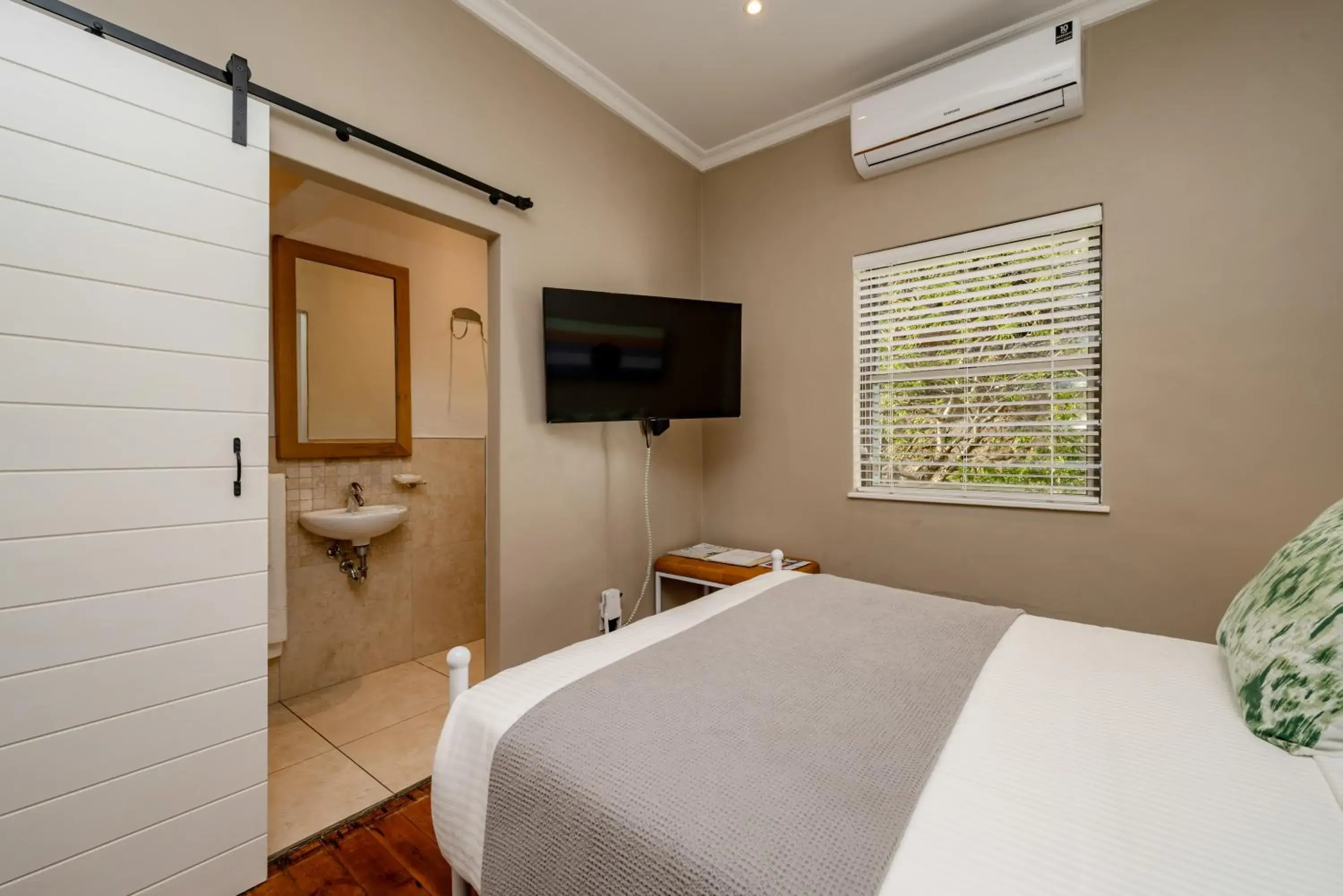 Adventure Pad at Camps Bay Retreat Adventure Pad at Camps Bay Retreat