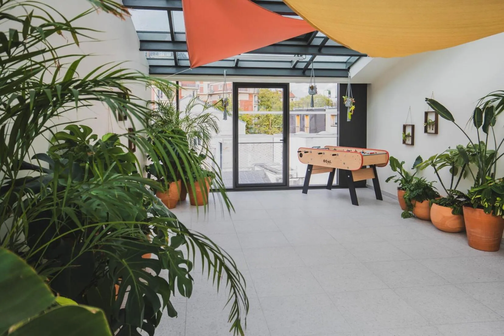 Patio in lyf Gambetta Paris