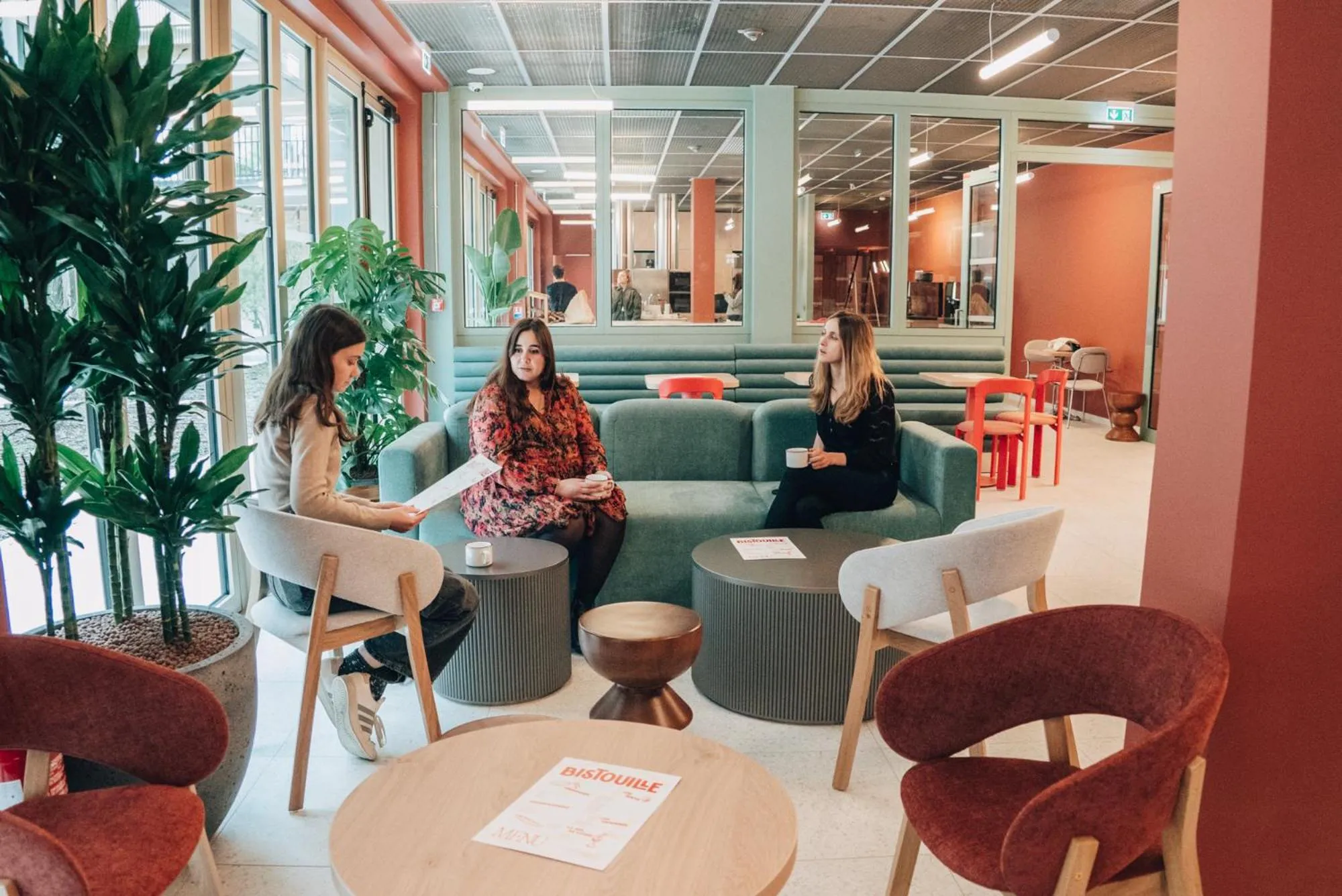 Restaurant/places to eat in lyf Gambetta Paris