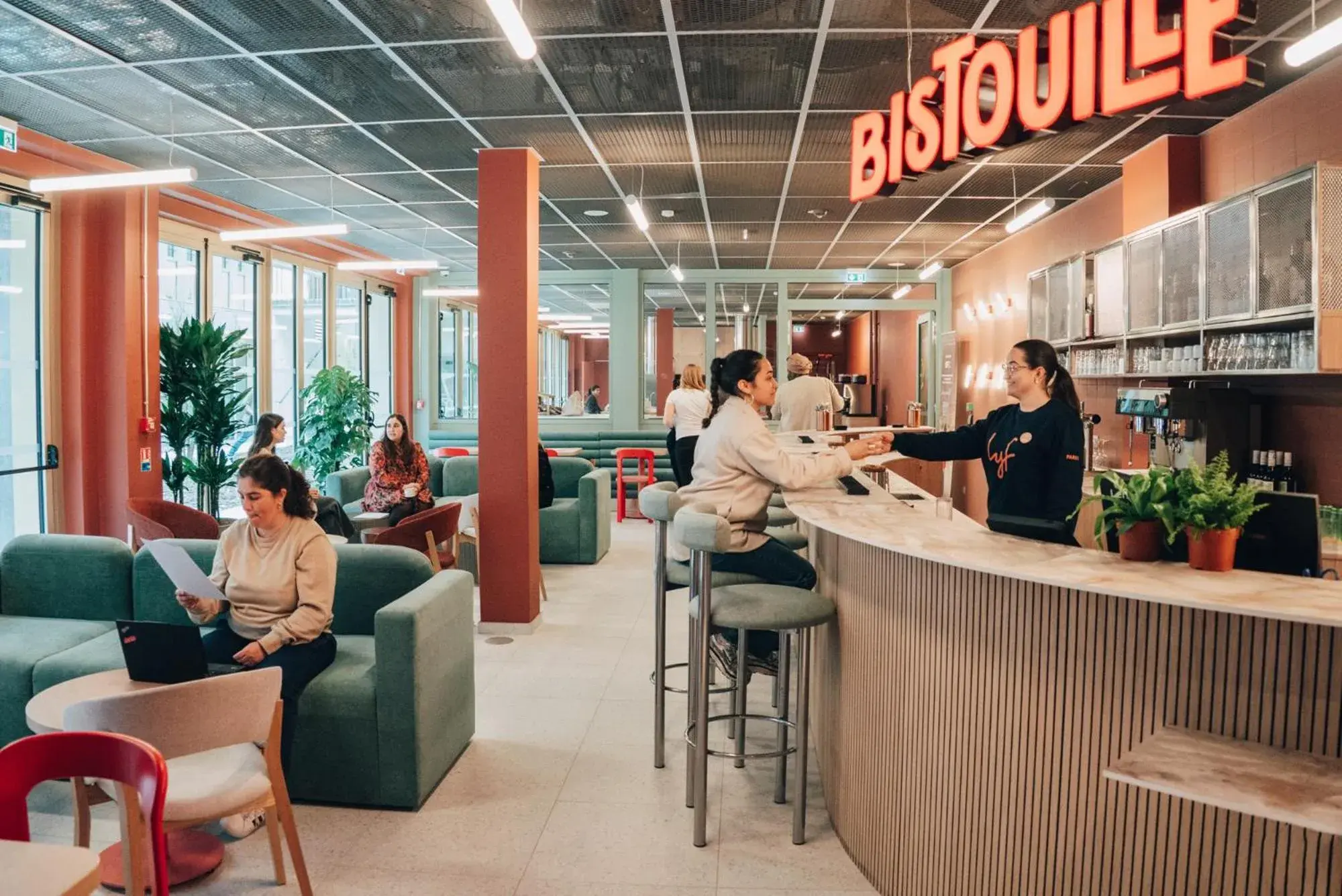 Restaurant/places to eat in lyf Gambetta Paris Restaurant/places to eat in lyf Gambetta Paris