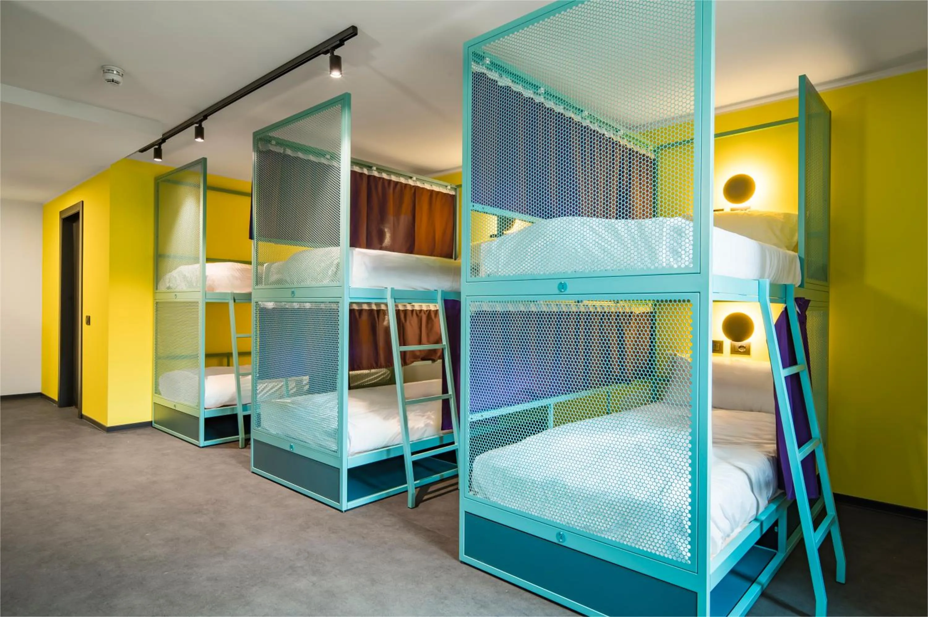 bunk bed, Bed in CX Trieste Giulia