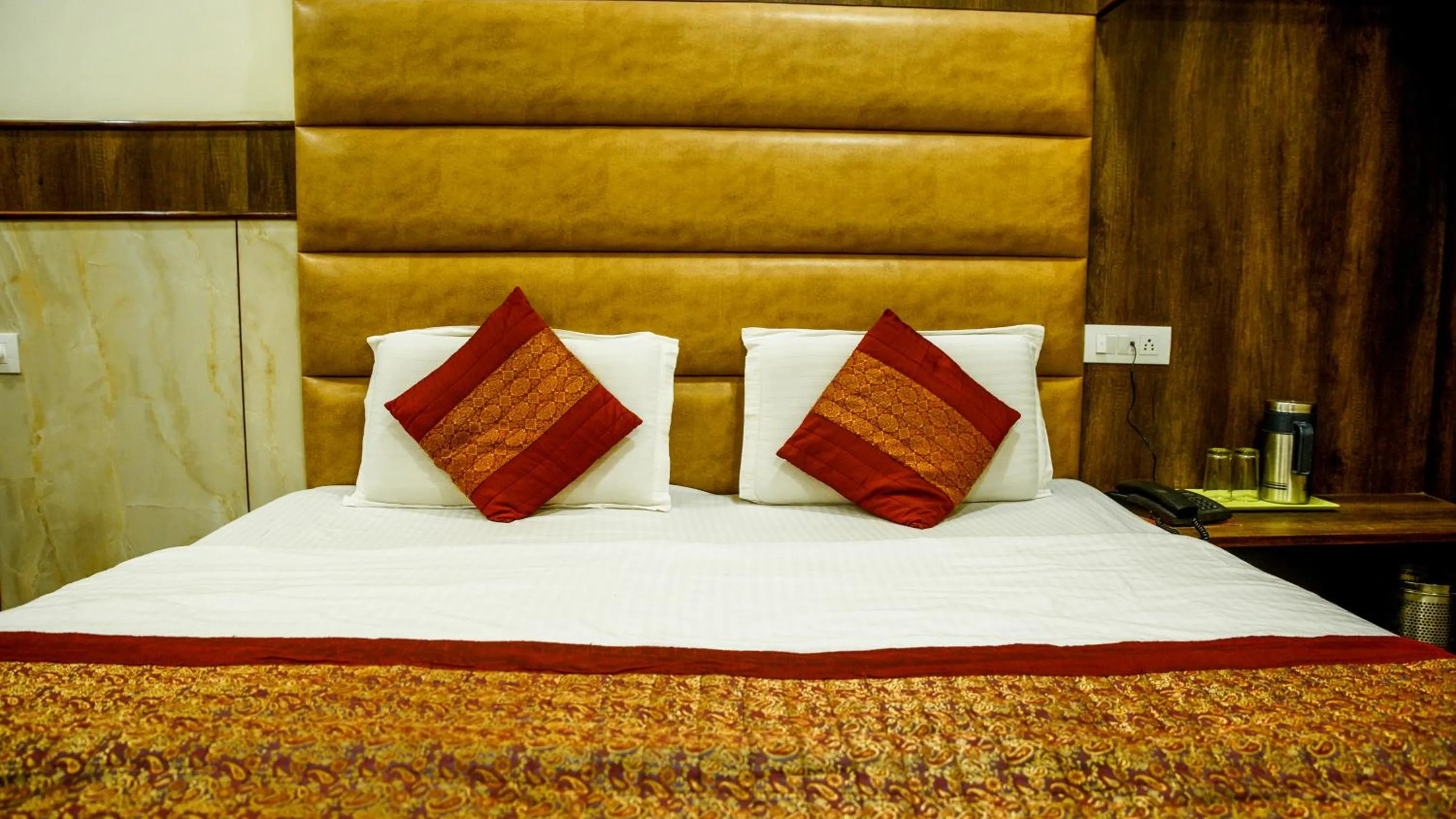 Bedroom, Bed in Hotel Raghunath