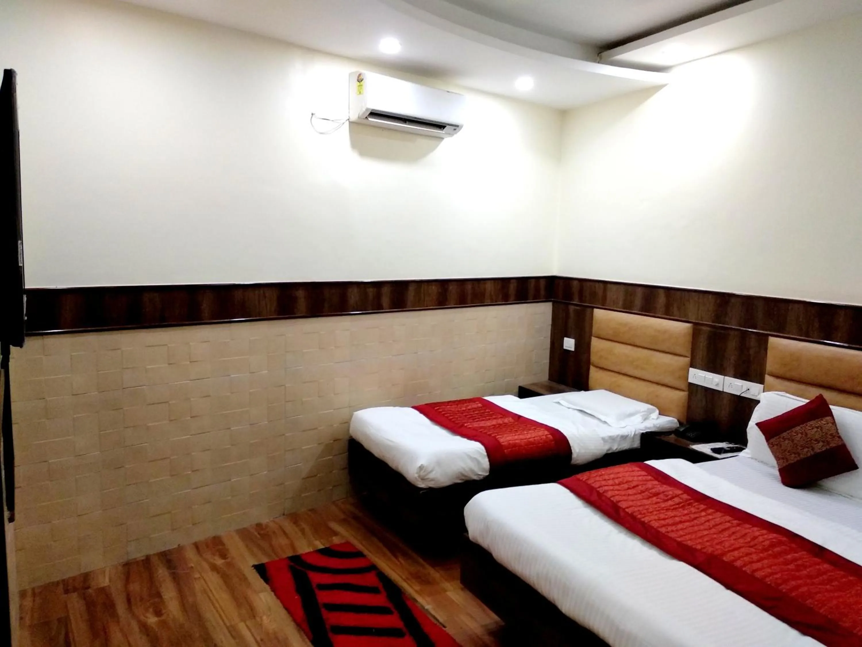 Bedroom, Bed in Hotel Raghunath