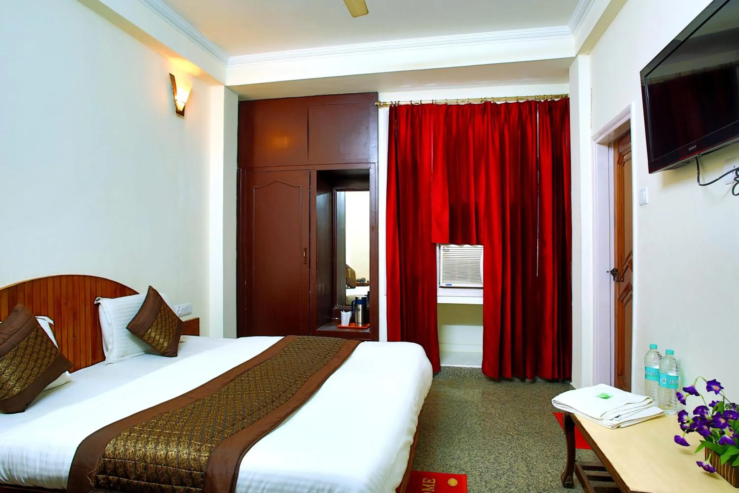 Superior Double Room in Hotel Raghunath Superior Double Room in Hotel Raghunath