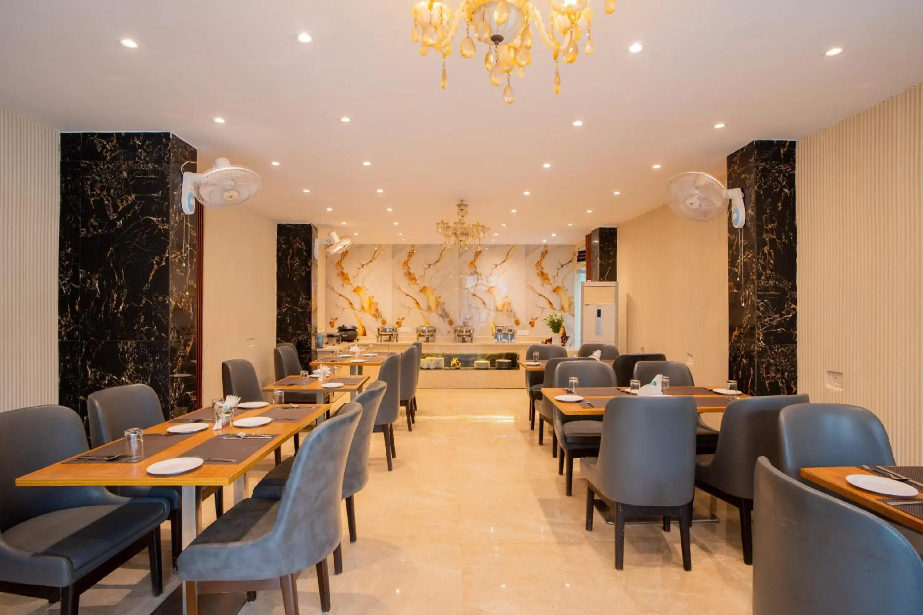 Restaurant/places to eat in Emperor Ozran by Alaya Stays Restaurant/places to eat in Emperor Ozran by Alaya Stays