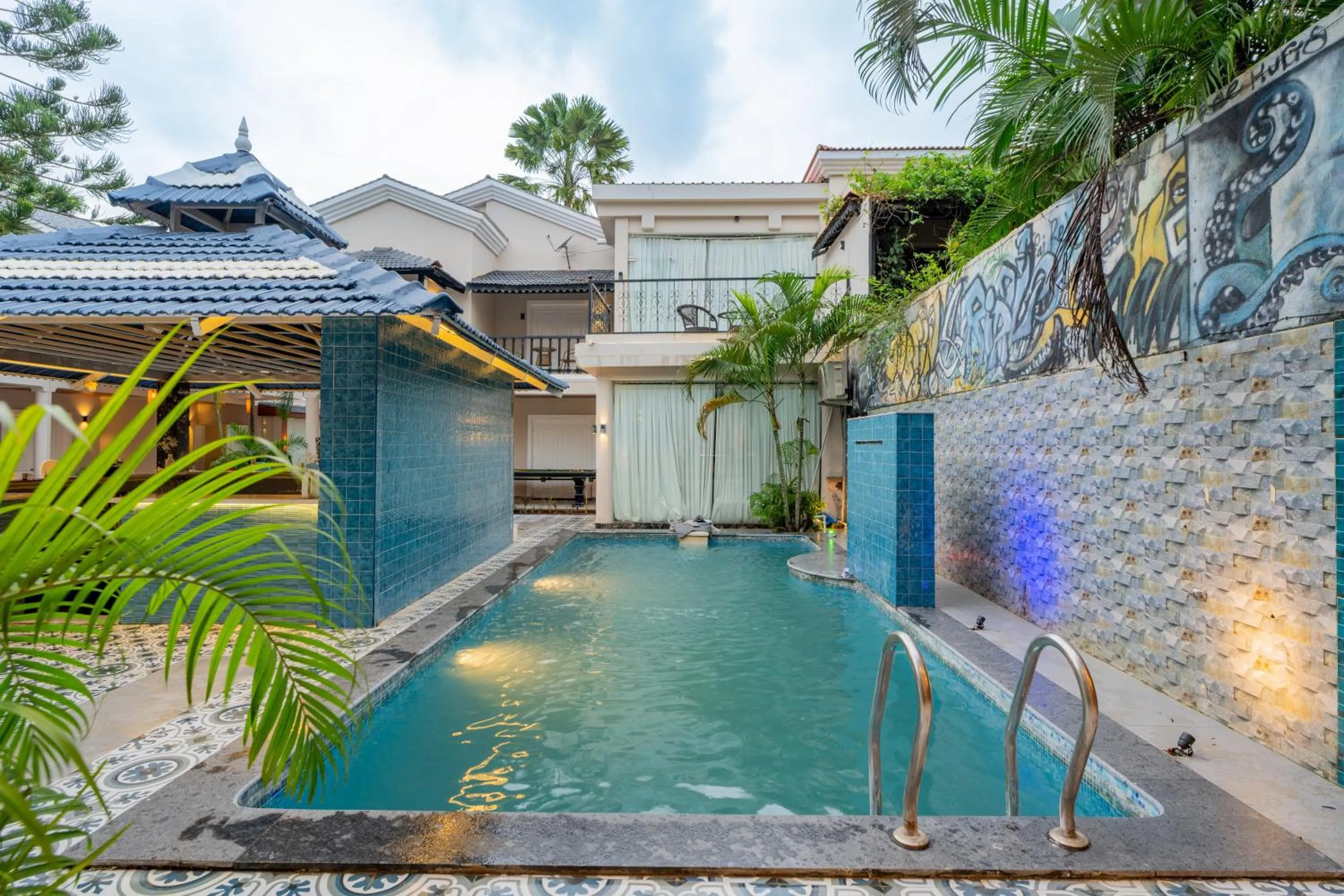 Property building in Emperor Ozran by Alaya Stays