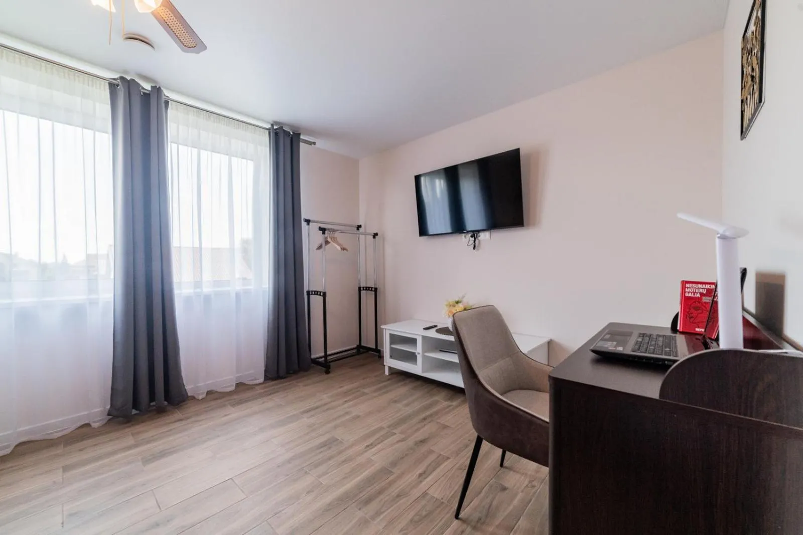 Communal lounge/ TV room in Svečių namai Imperija