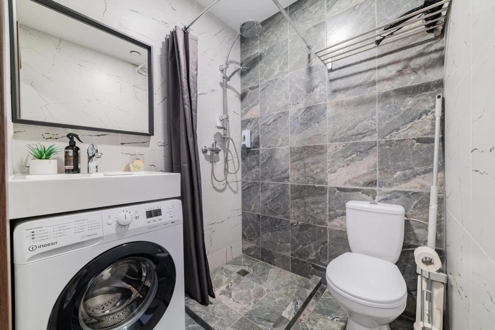Shower in Svečių namai Imperija