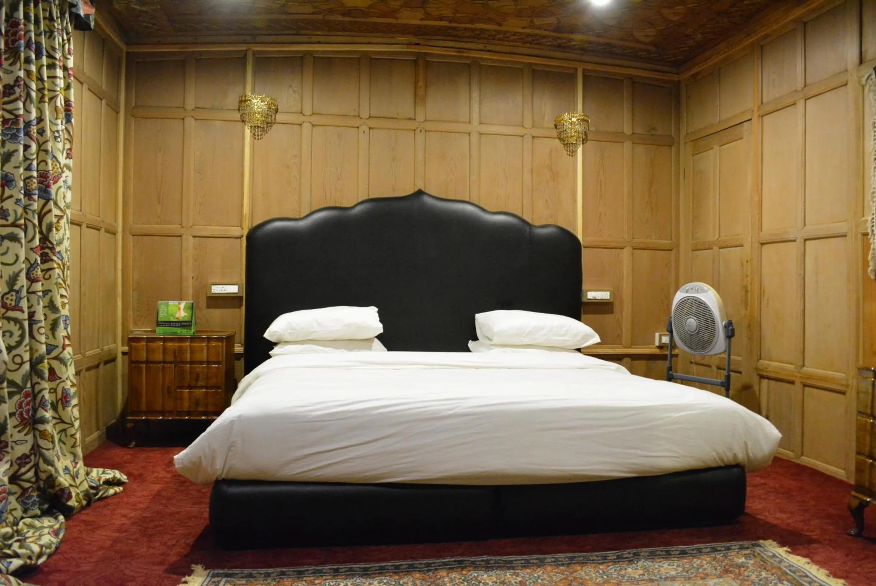 Bed in New York Houseboat