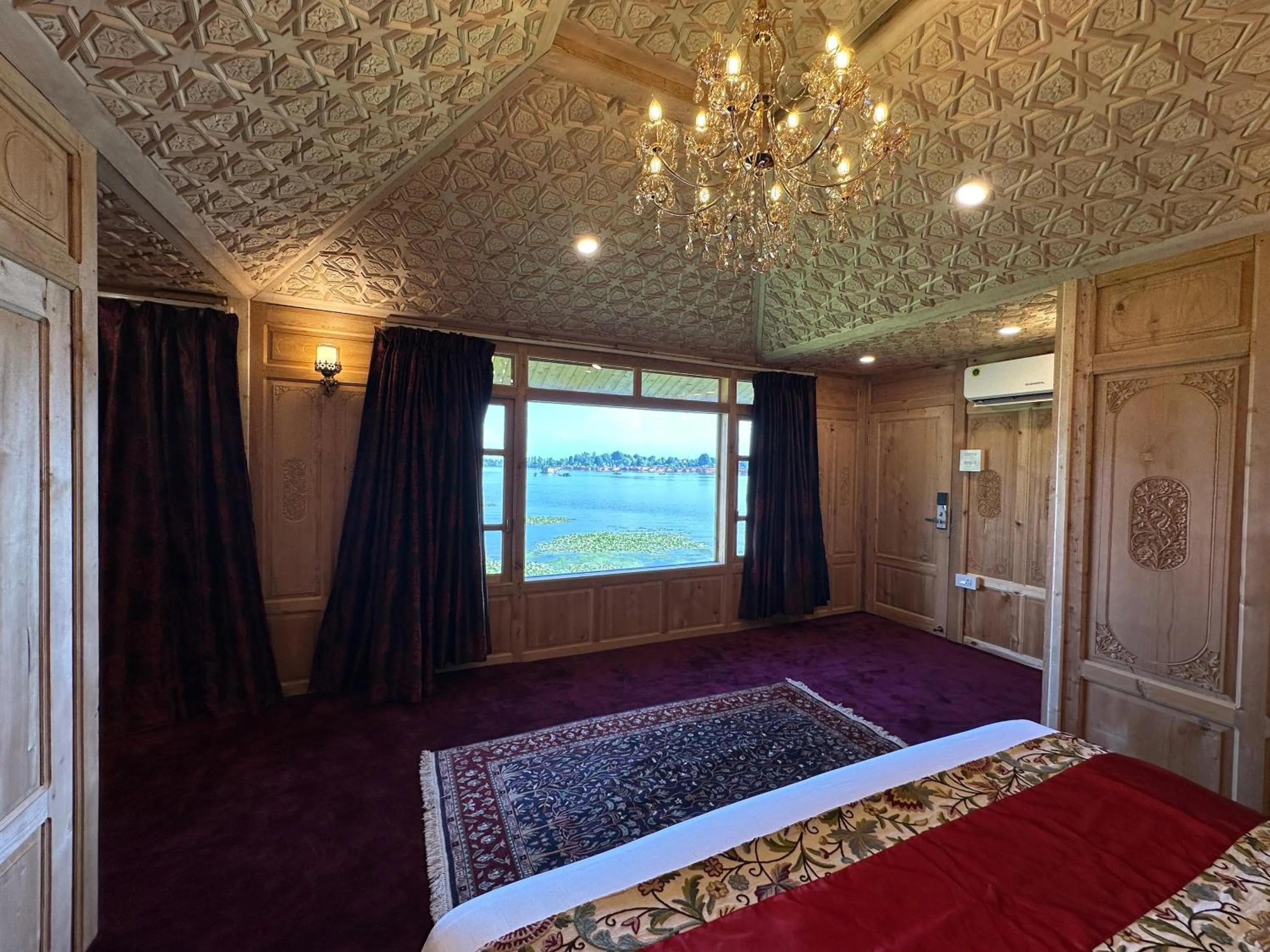 Bed in New York Houseboat