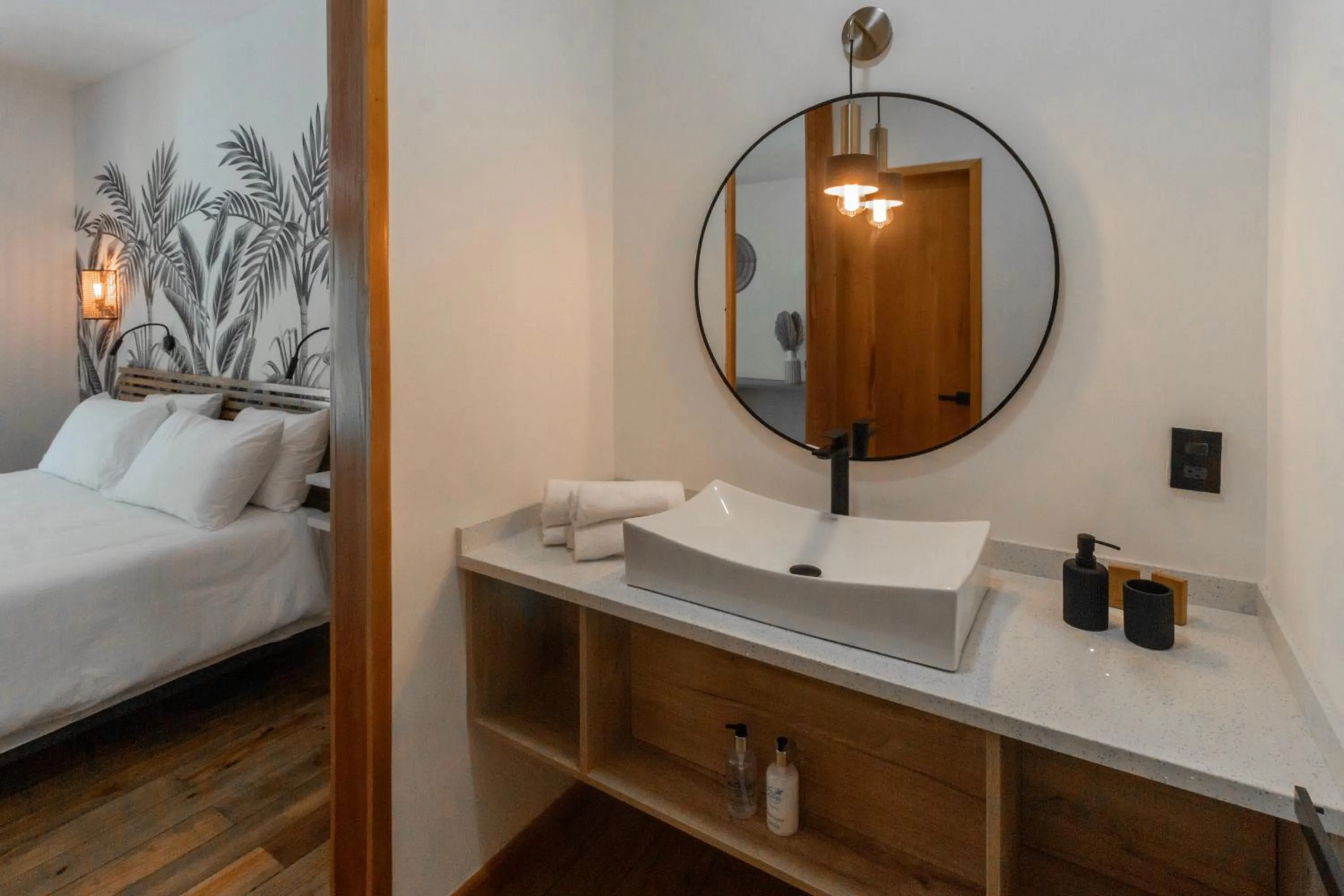 Bathroom, Bed in S Boutique Hotel