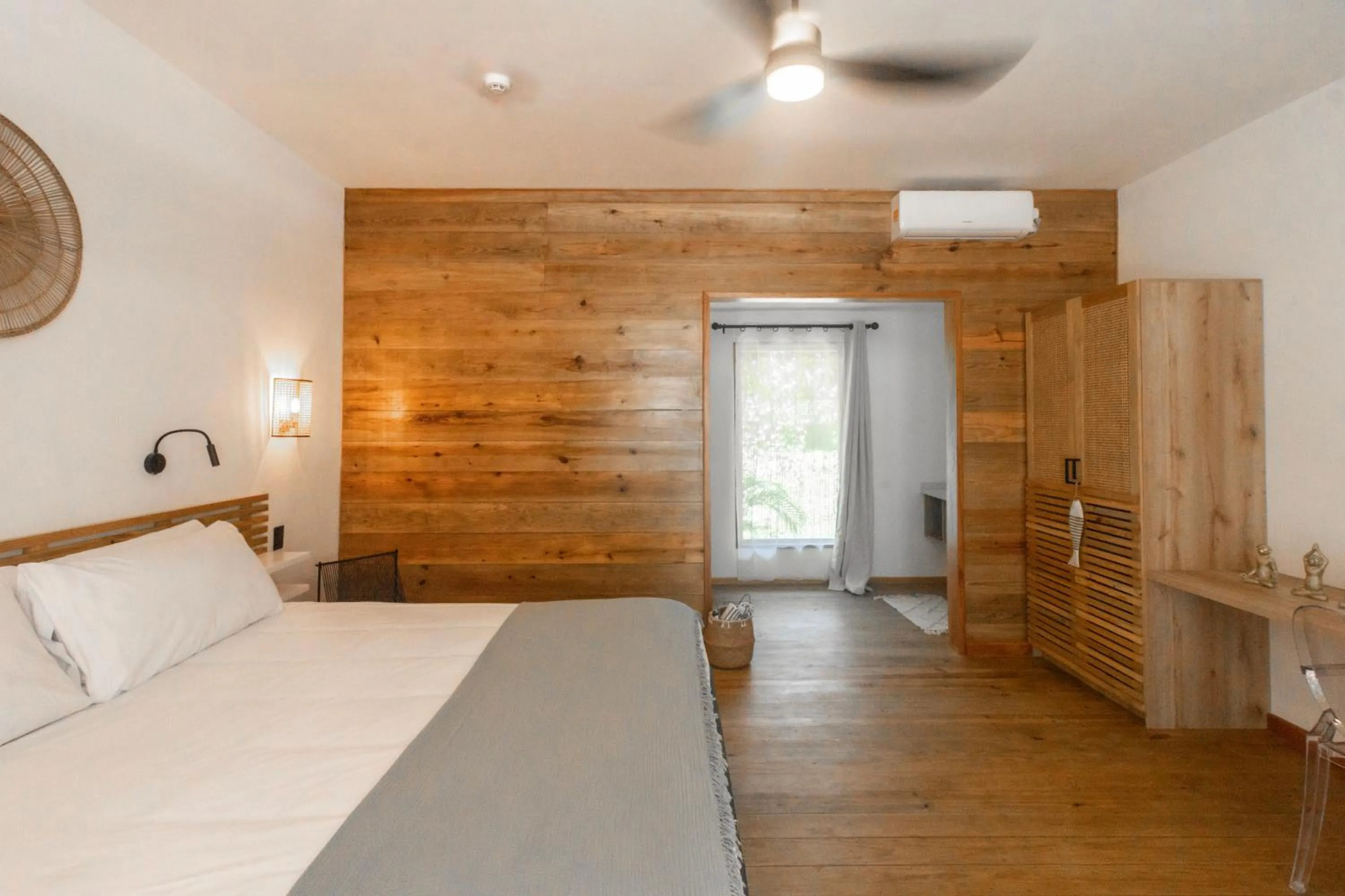 Photo of the whole room, Bed in S Boutique Hotel