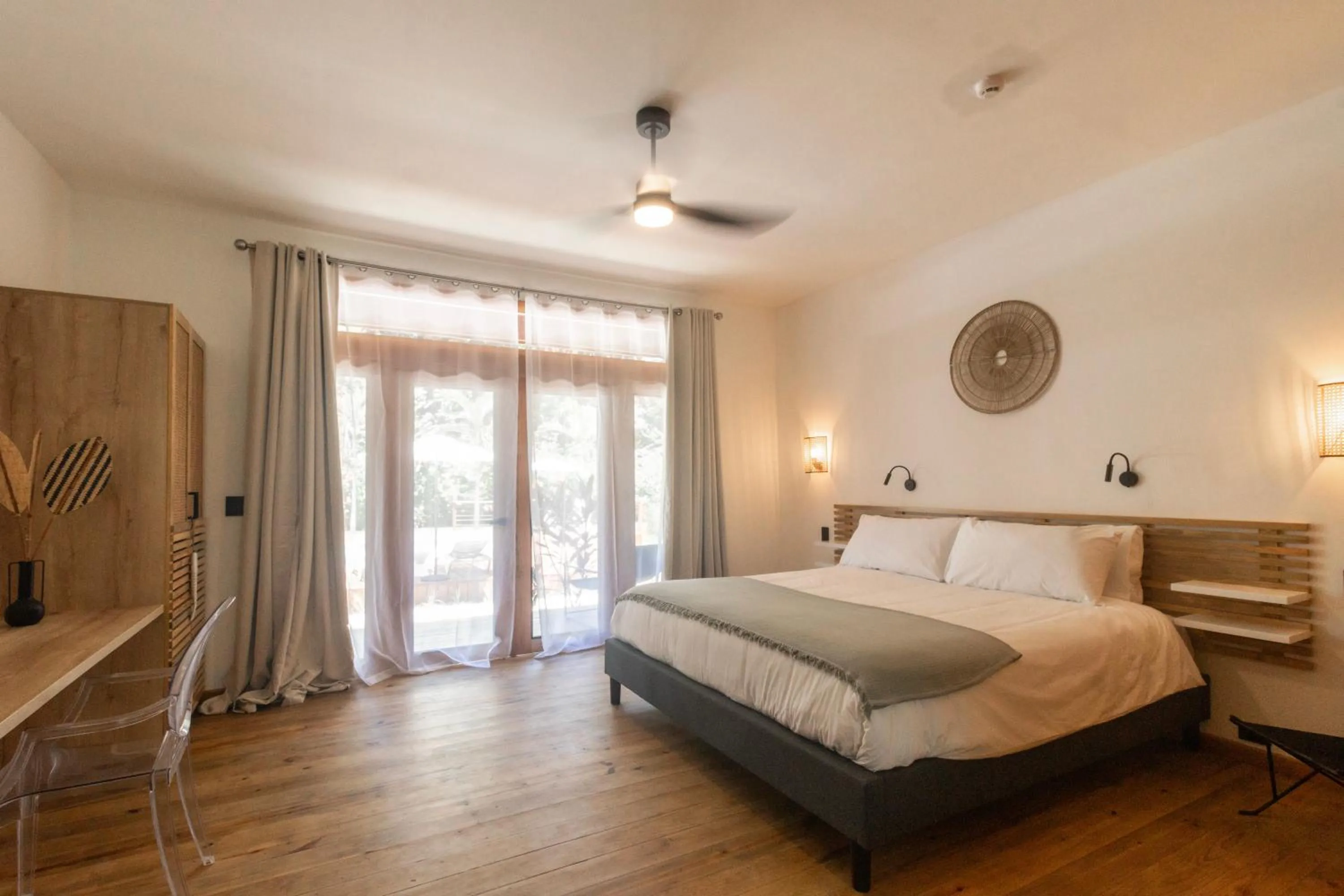 Photo of the whole room, Bed in S Boutique Hotel