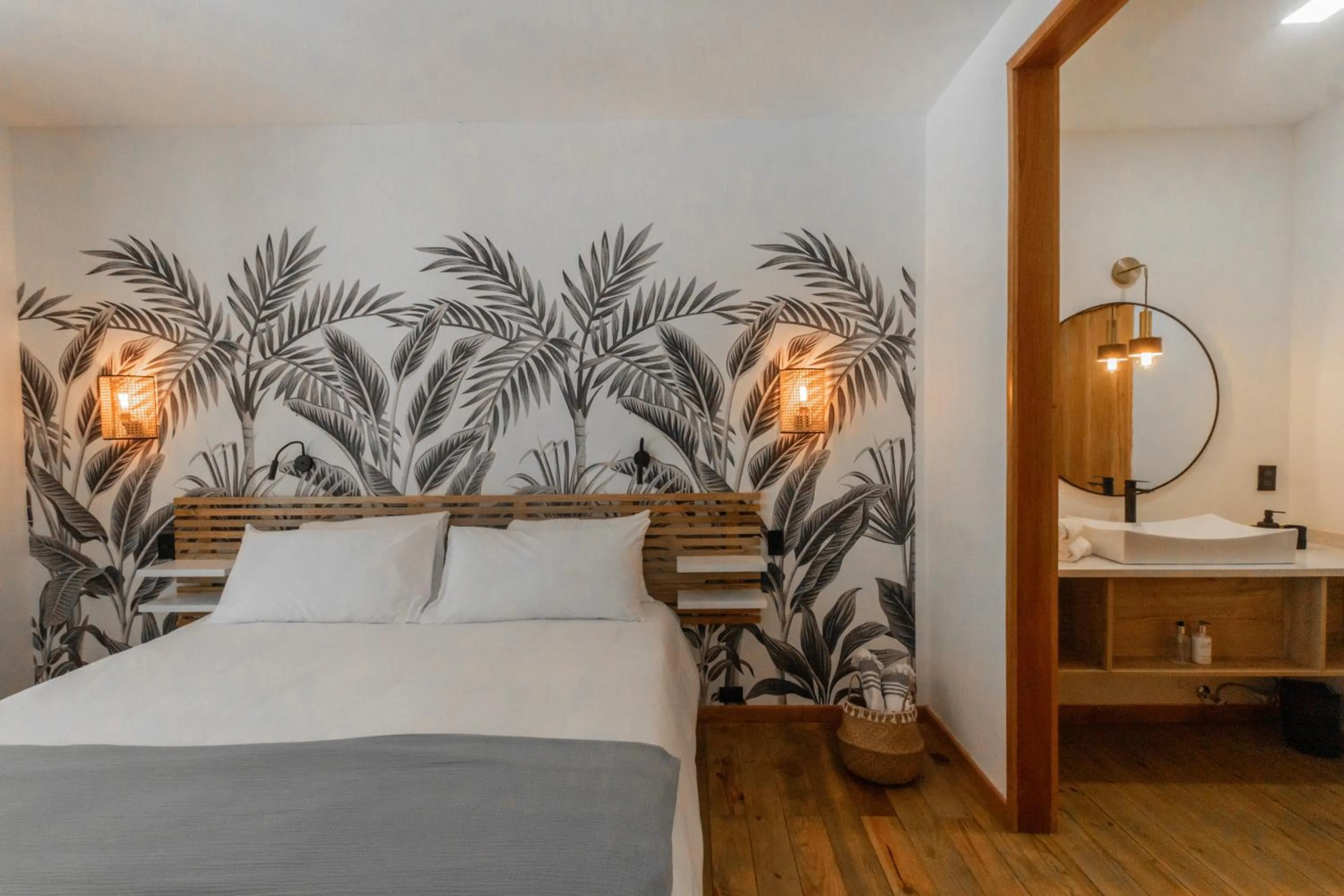 Photo of the whole room, Bed in S Boutique Hotel