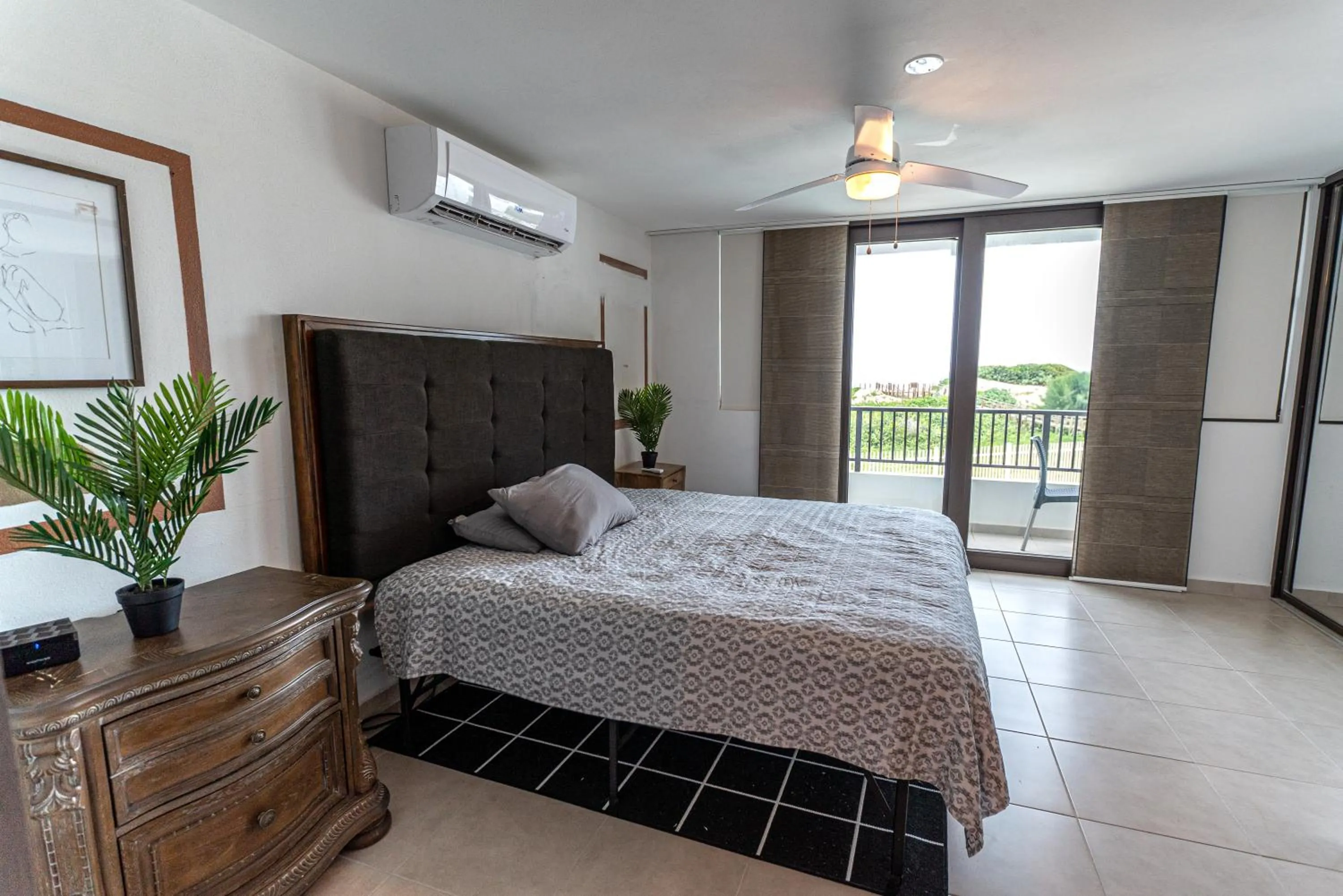3 Bedroom Oceanfront BeachHouse
