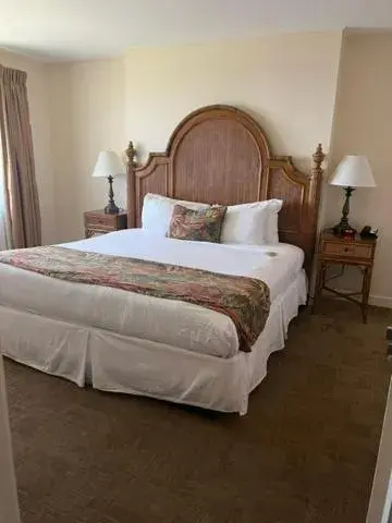 Bed in Hawaii Volcano House Bed in Hawaii Volcano House