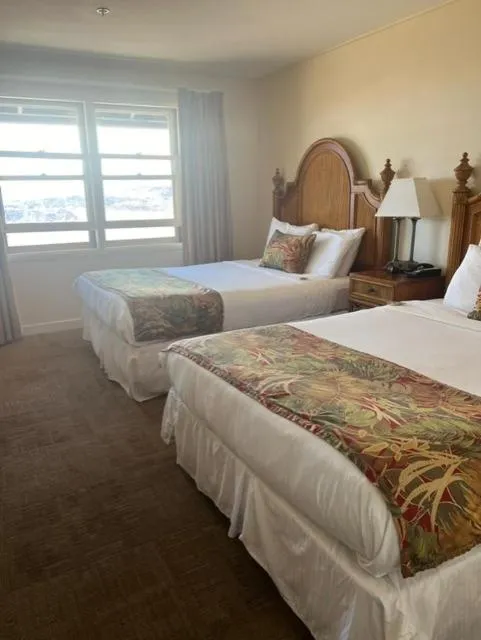 Bedroom in Hawaii Volcano House