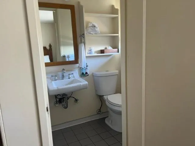 Shower in Hawaii Volcano House