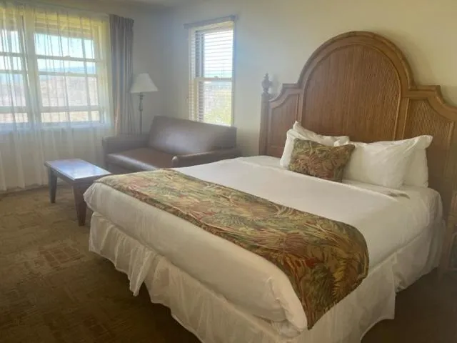 Bedroom in Hawaii Volcano House