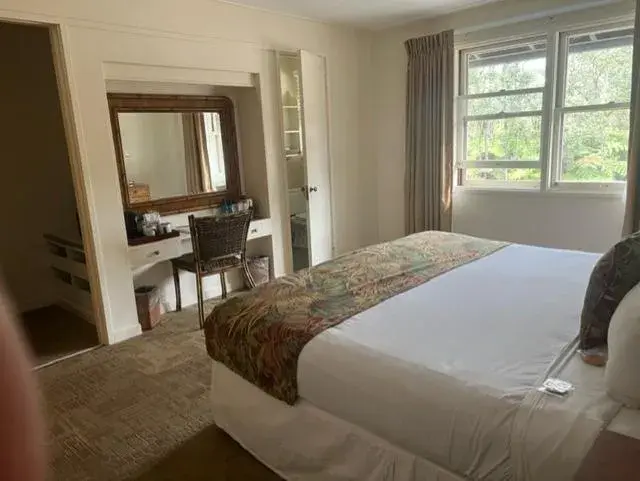 Bed in Hawaii Volcano House Bed in Hawaii Volcano House