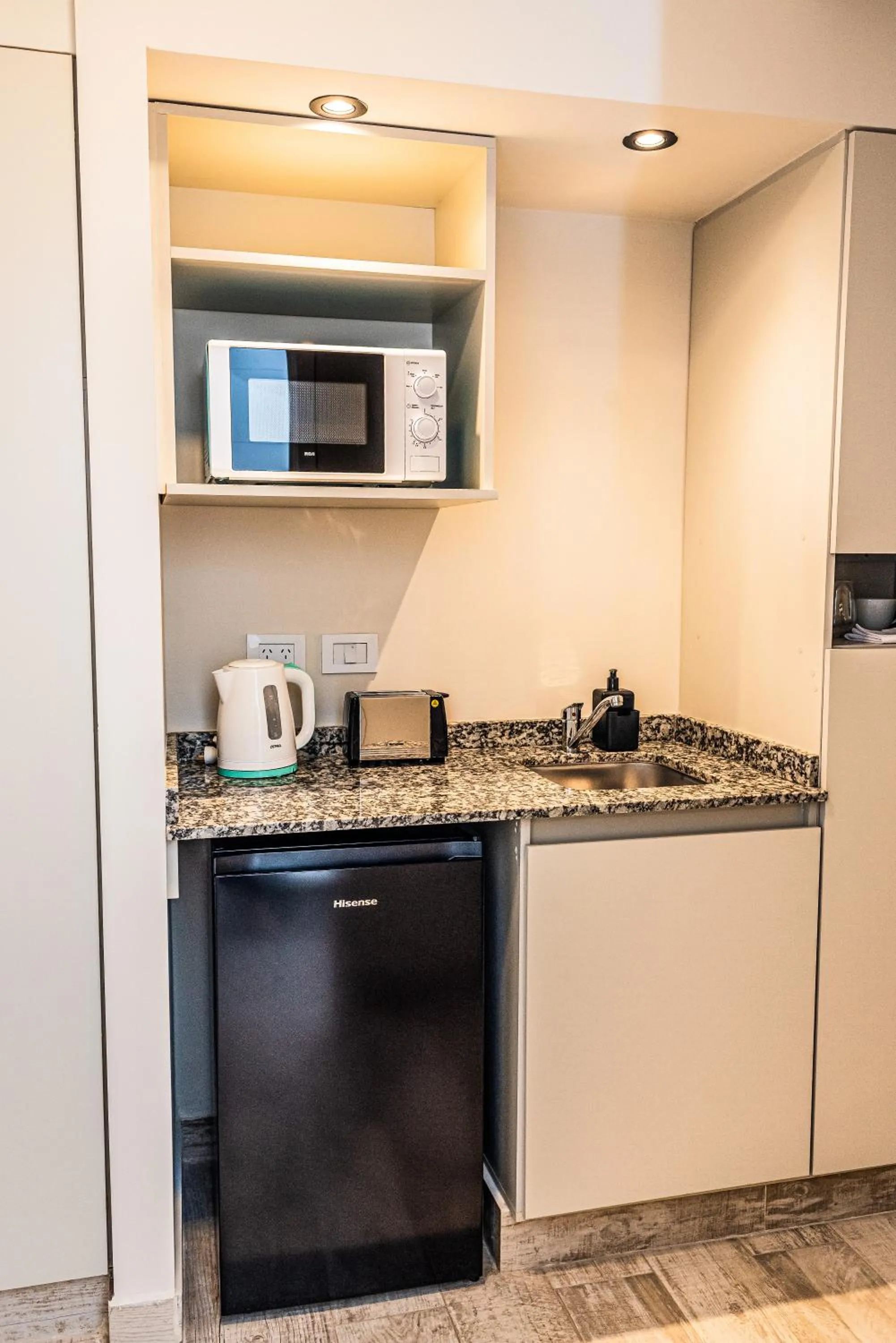 Coffee/tea facilities in RentUp Suites Salta