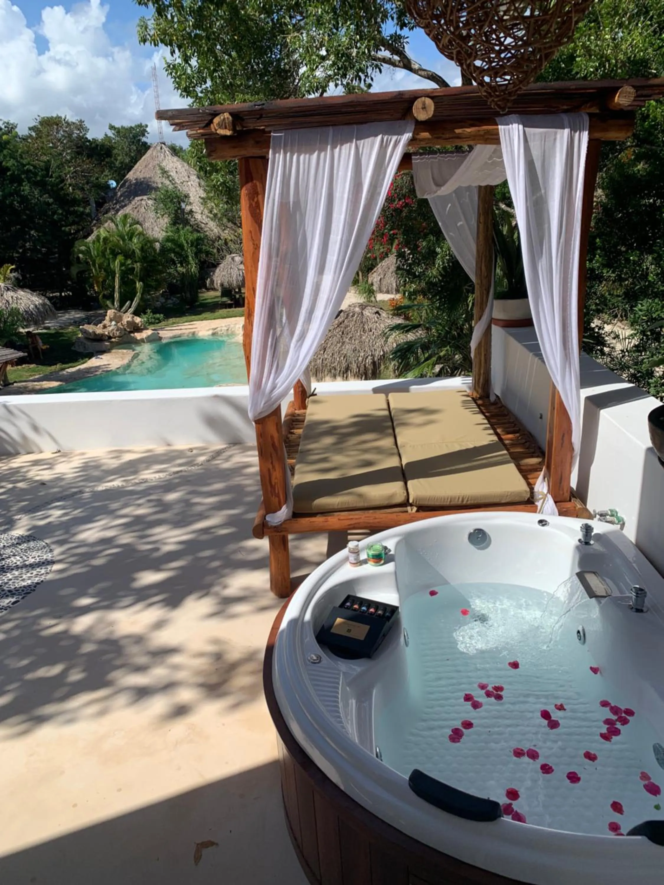 Hot Tub in Villa Morena Boutique Hotel Ecoliving